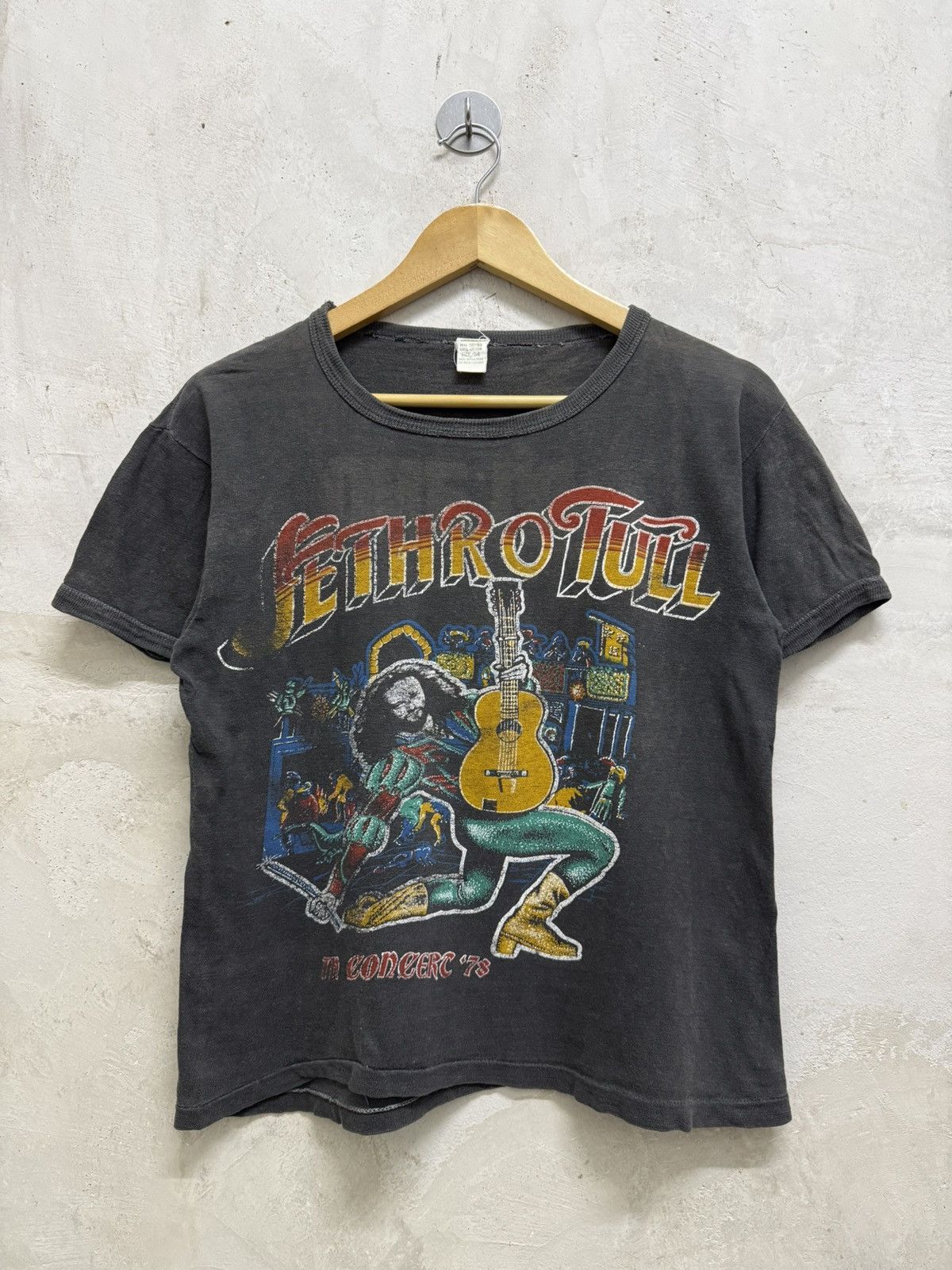 Band Tees × Vintage Vintage 70s Jethro Tull Tour Rock Band Tee Size US M / EU 48-50 / 2 - 1 Thumbnail