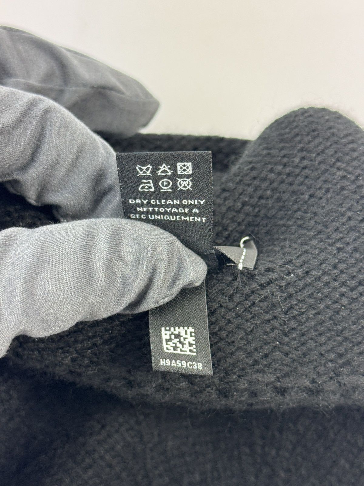 Chanel CHANEL BLACK LOGO BEANIE Size ONE SIZE - 5 Thumbnail