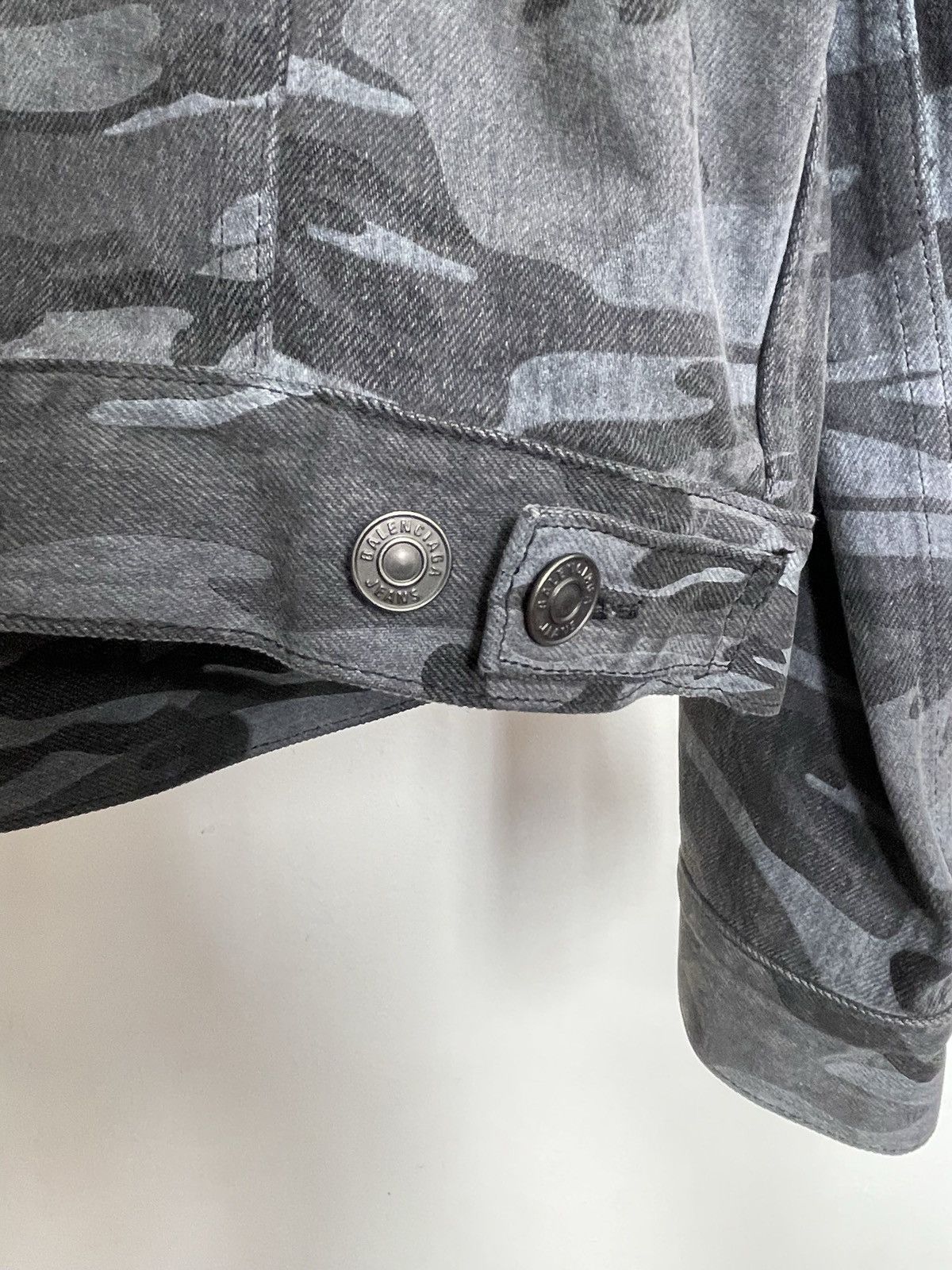 Balenciaga Balenciaga Greg camo trucker denim jacket Size US M / EU 48-50 / 2 - 7 Thumbnail