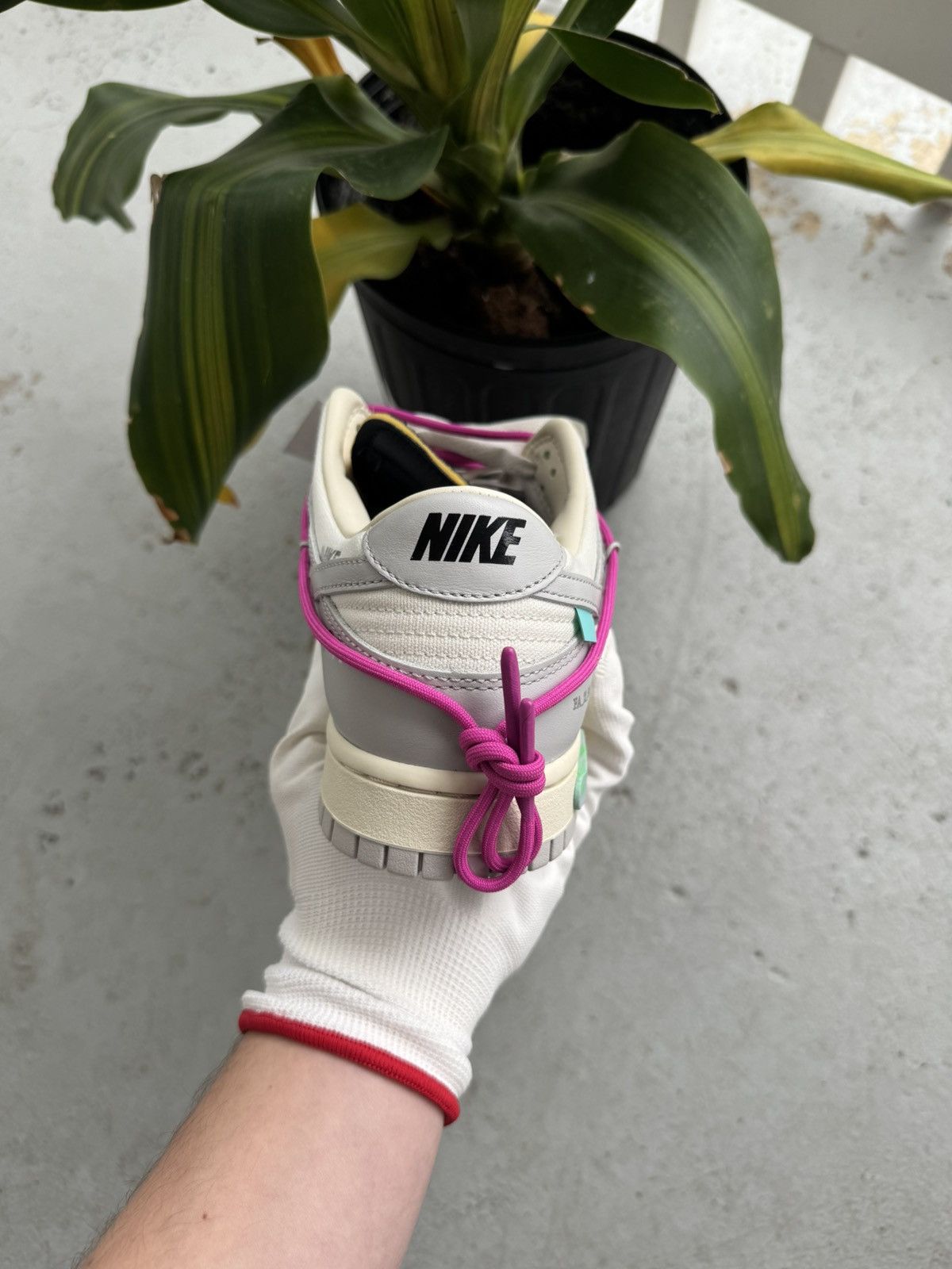 Nike OFF WHITE Nike Lot 30 Low Dunk Sneakers Size US 10 / EU 43 - 8 Thumbnail