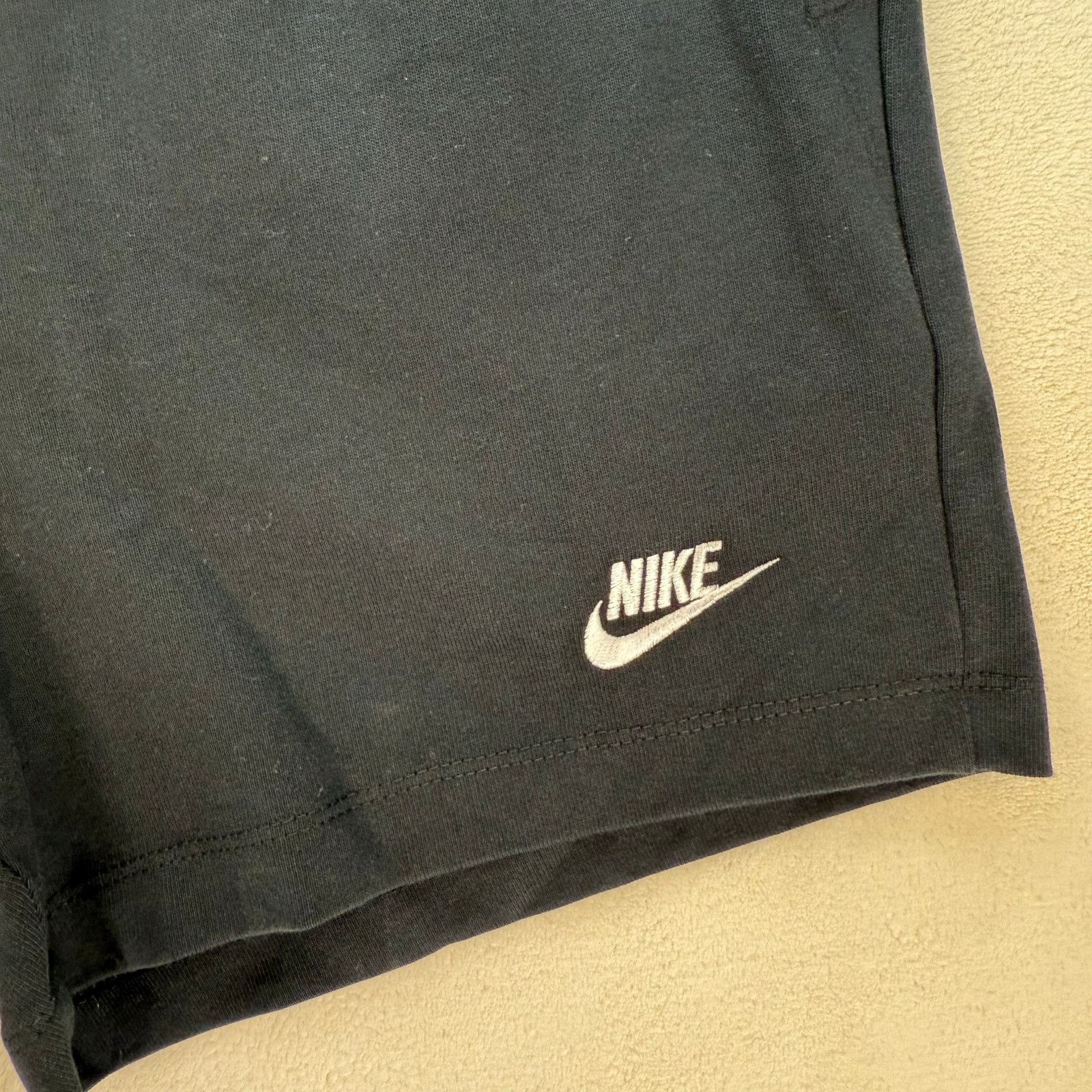 Nike NIKE WOMEN'S XSMALL SPORTSWEAR HIGH RISE JERSEY SHORTS Size 26" / US 2 / IT 38 - 2 Thumbnail