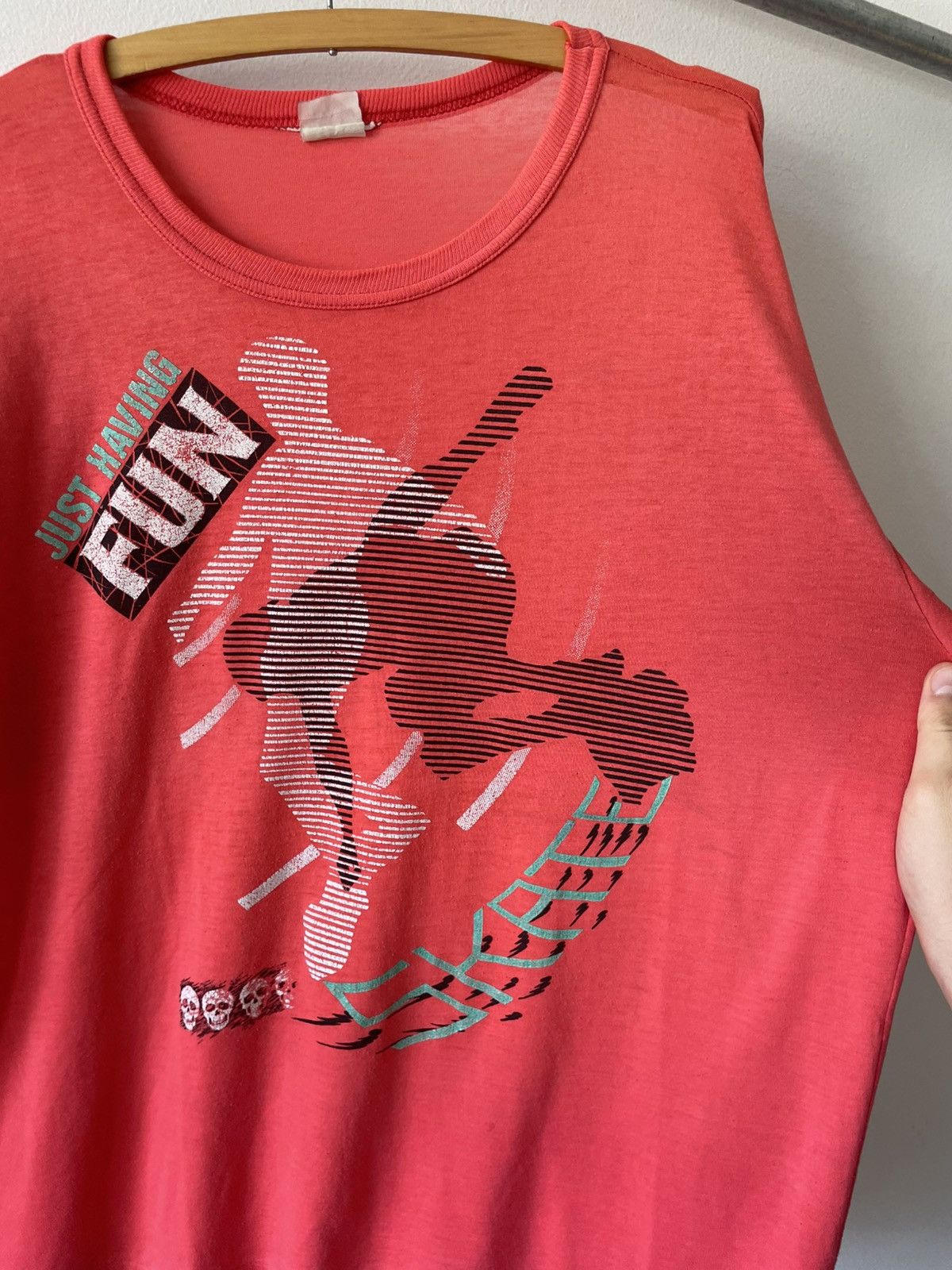 Other Vintage 80s Skate Skull Fun Graphic tee Size US XL / EU 56 / 4 - 8 Thumbnail