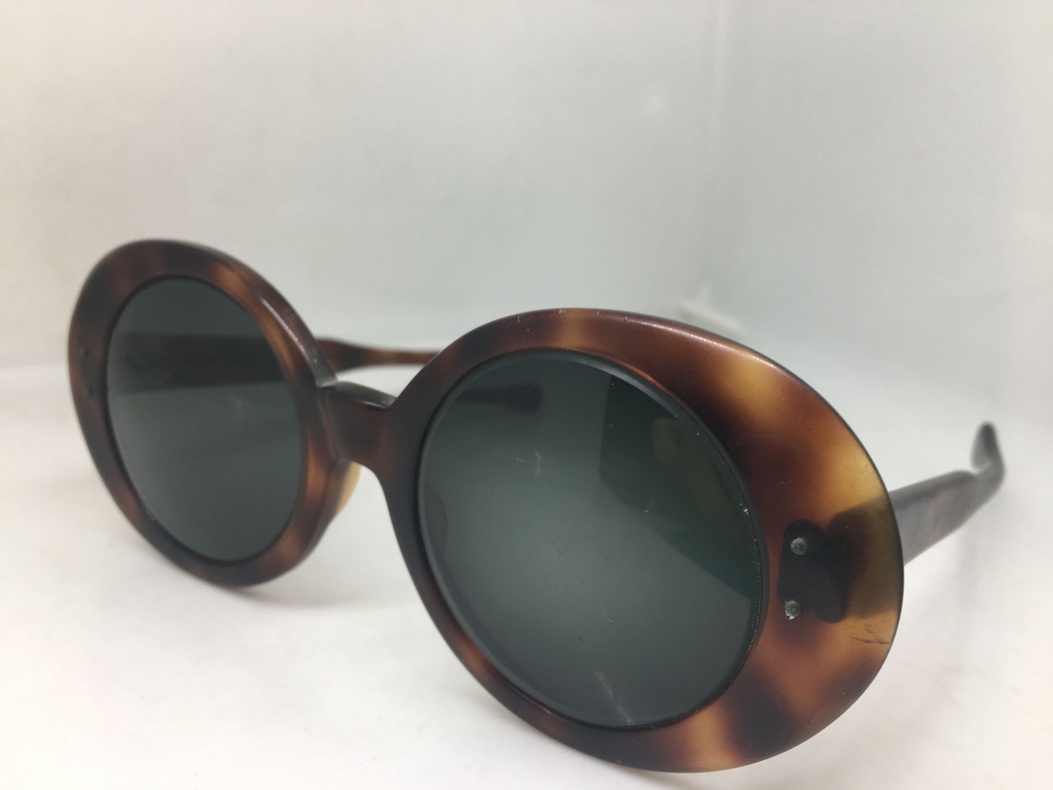 Vintage Vintage JACKIE ONASSIS TORTOISE OLD SCHOOL SUNGLASSES USA Size ONE SIZE - 3 Thumbnail