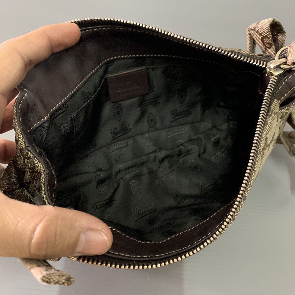 Gucci Gucci Monogram Clutch Bag Size ONE SIZE - 14 Thumbnail