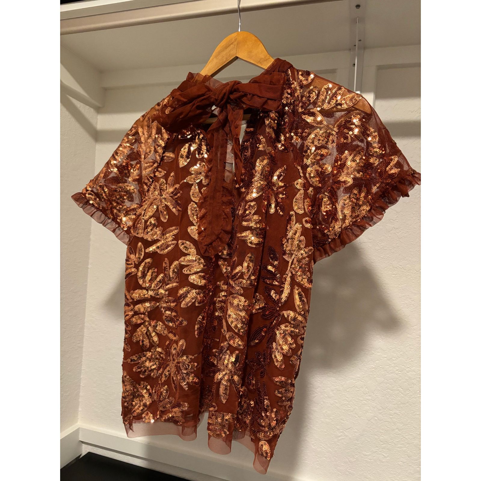 Anthropologie NWOT Anthropologie Burnt Orange Cut-out Sequin Top Sz S Size S / US 4 / IT 40 - 5 Thumbnail