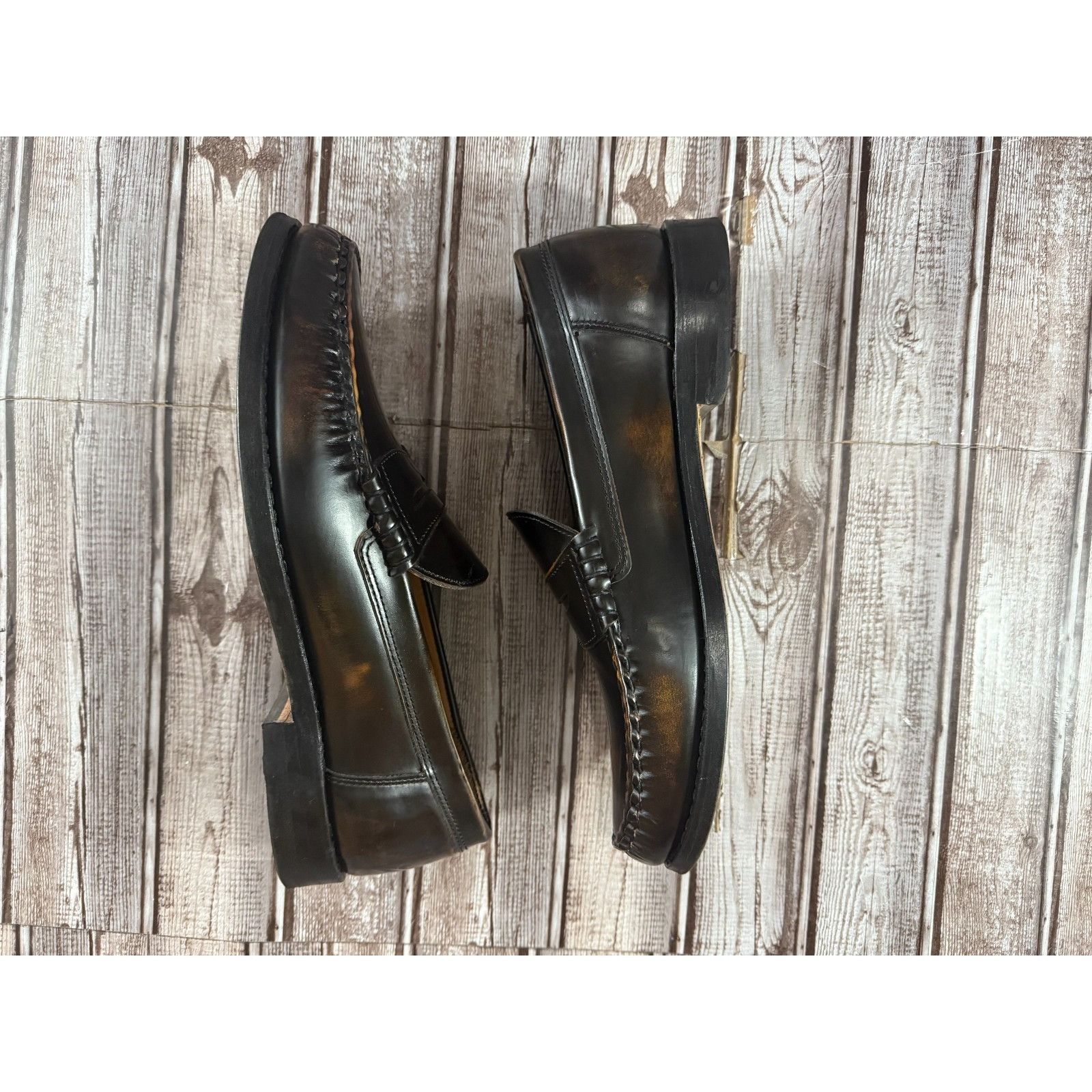 Allen Edmonds Allen Edmonds Newman Loafers shoes color antique bronze size Size US 8.5 / EU 41-42 - 2 Thumbnail