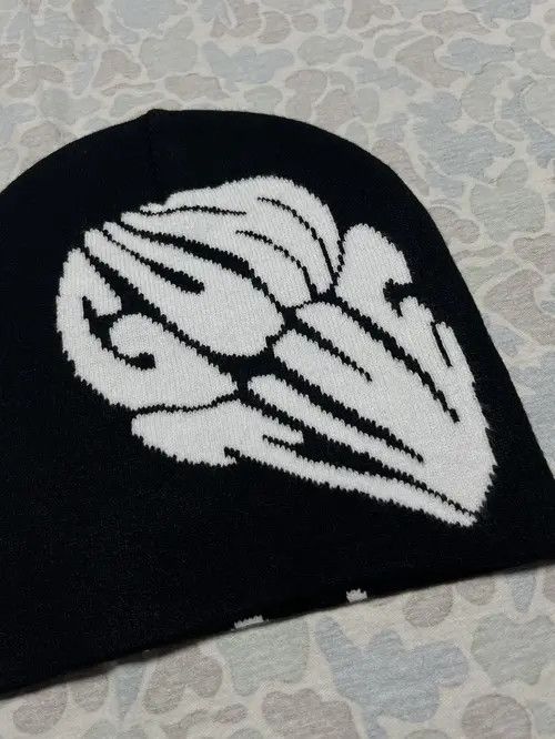 Japanese Brand Hands Holding Diamond No Cuff Winter Knit Beanie Hat OS Size ONE SIZE - 4 Thumbnail