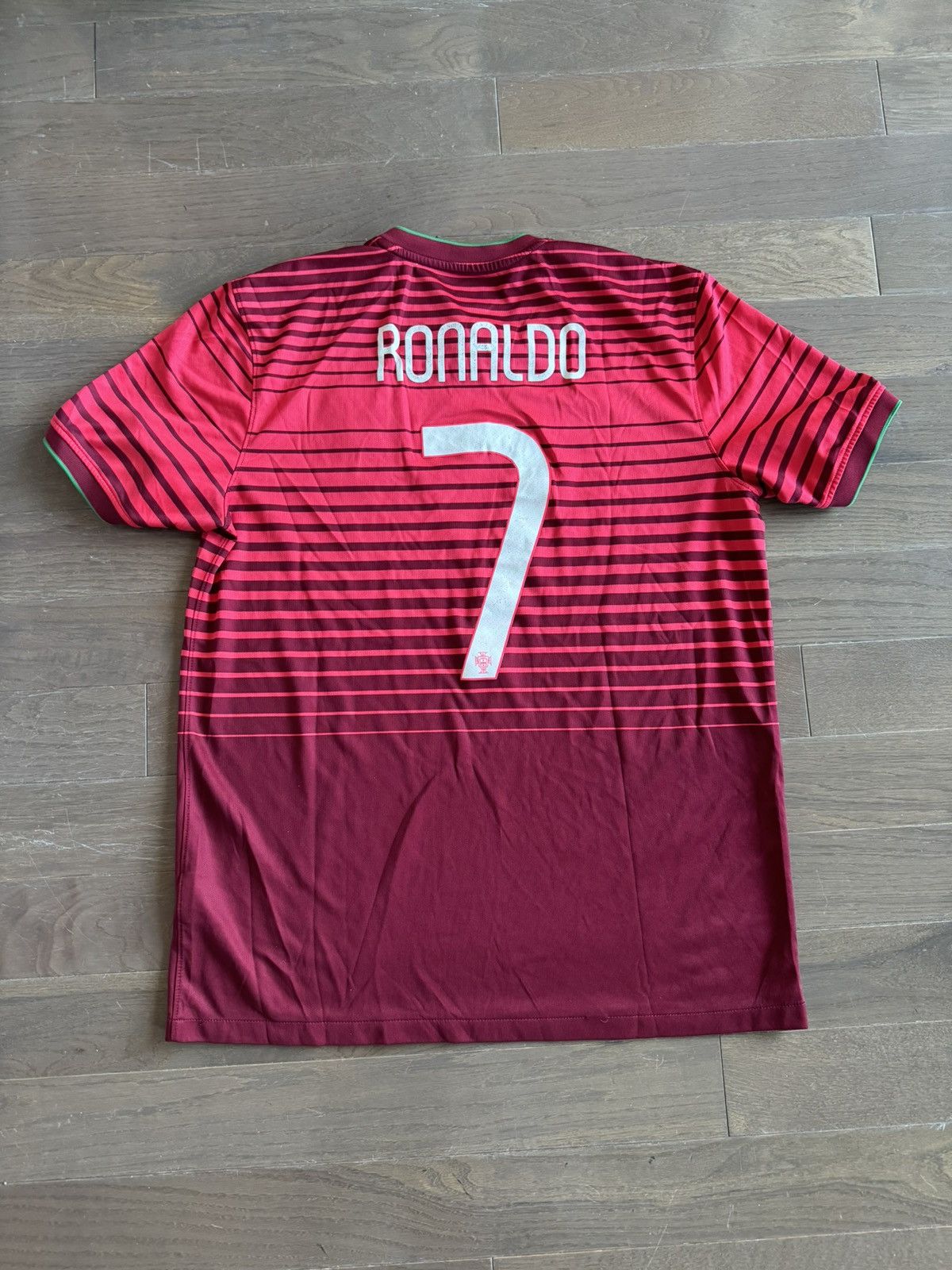 Nike 2014 Portugal Jersey #7 Ronaldo LG Nike World Cup Soccer CR7 Size US L / EU 52-54 / 3 - 5 Thumbnail