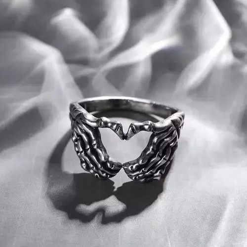 Jewelry Skull Hand With Heart-Shaped Ring Size ONE SIZE - 3 Thumbnail