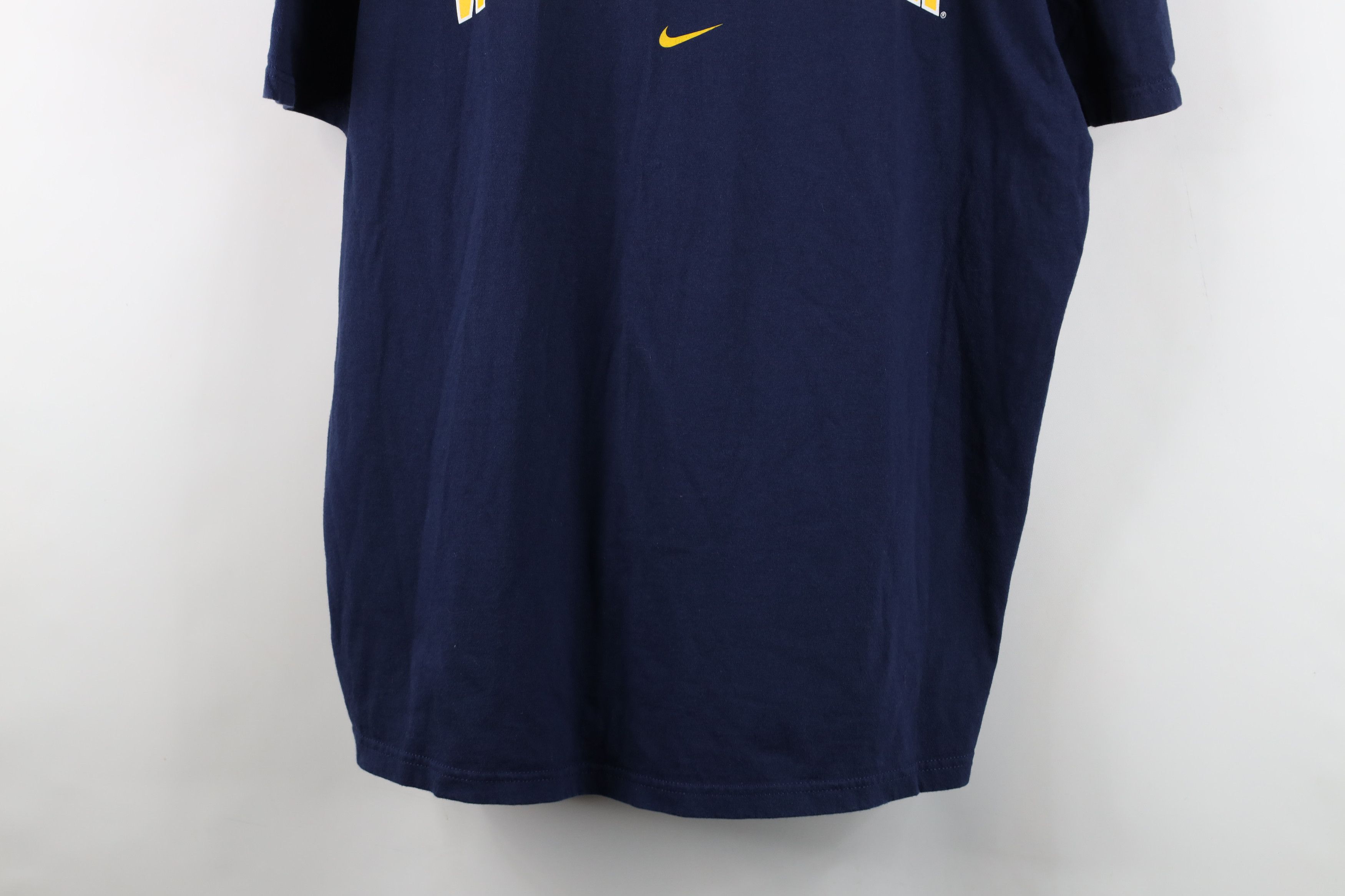 Nike Vintage Nike Center Swoosh West Virginia University T-Shirt Size US XL / EU 56 / 4 - 3 Thumbnail