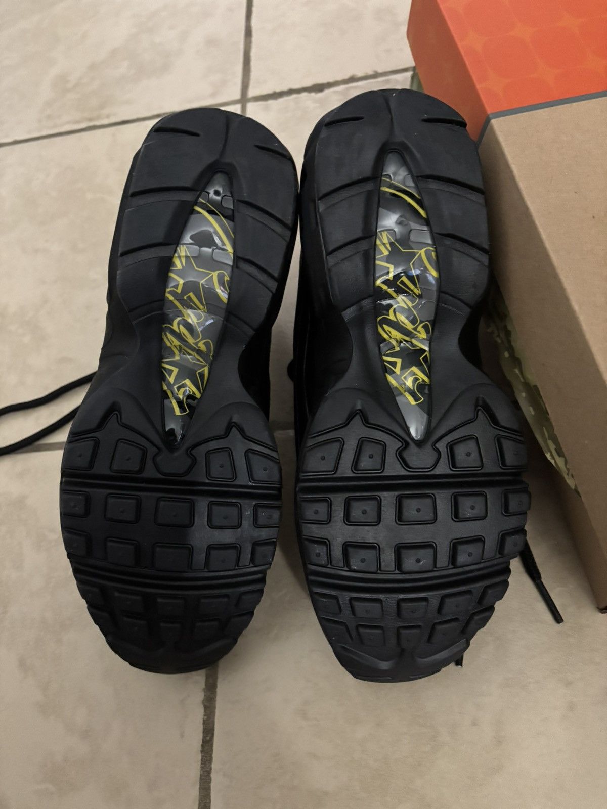 Corteiz × Nike Corteiz 95 honey blacks Size US 6 / EU 39 - 4 Thumbnail