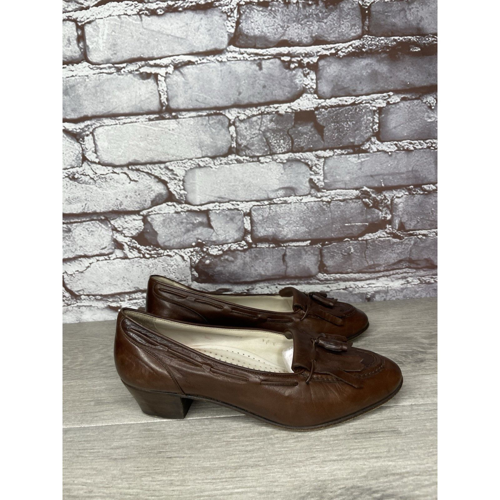 Bally Bally Brown Leather Kiltie Tassel Loafers Kitten Heel Shoes Size US 6.5 / IT 36.5 - 16 Thumbnail