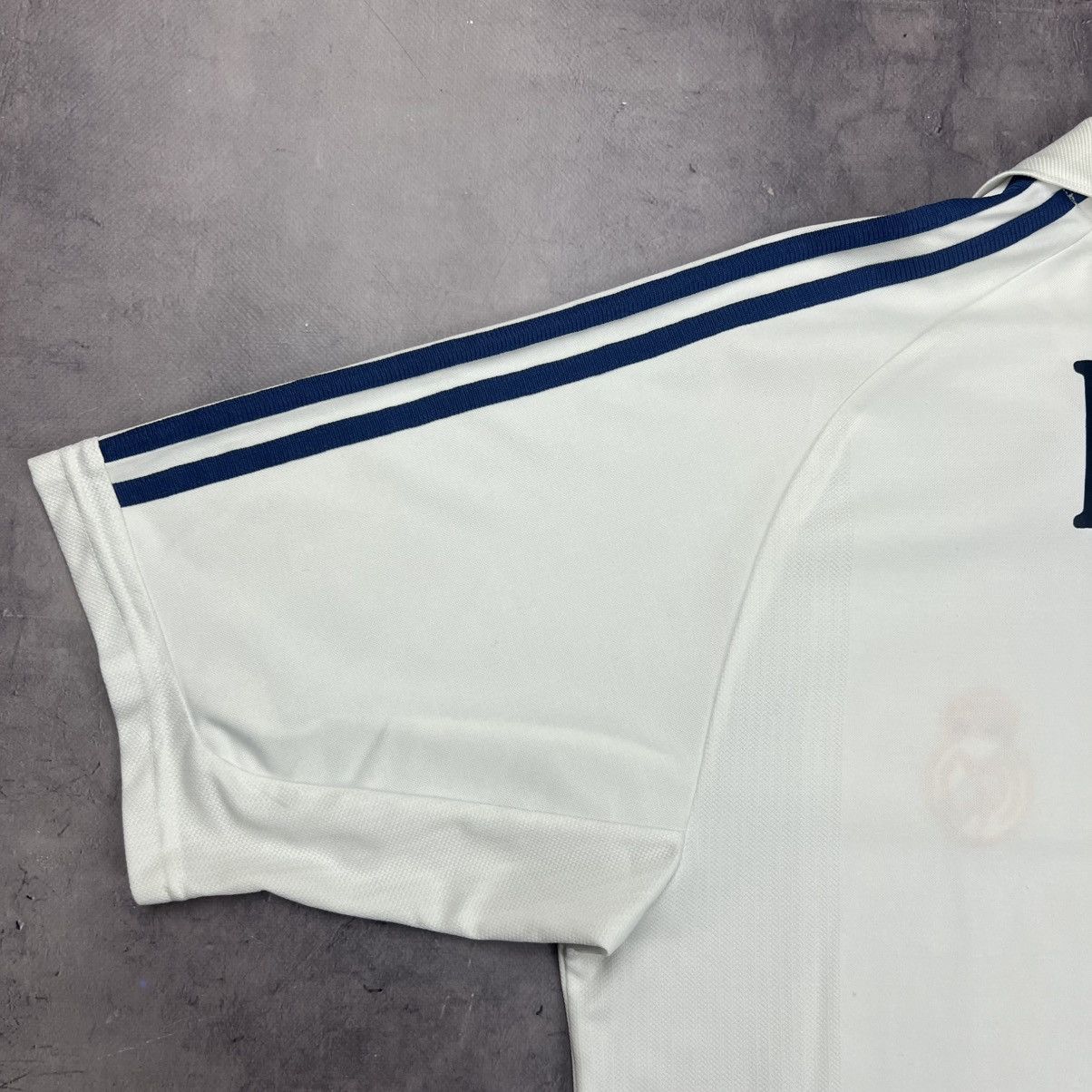 Adidas Rare! Raul 7 Real Madrid Adidas Soccer Jersey Shirt 00s Size US M / EU 48-50 / 2 - 3 Thumbnail