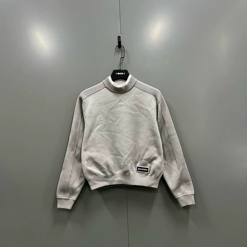 Louis Vuitton Louis Vuitton Grey logo knit sweater 2501-Nextarrow Size US S / EU 44-46 / 1 - 1 Thumbnail