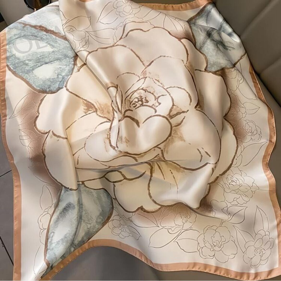 Other Scarf New Elegant Bandana FLORAL Retro Beige and Pink Silk A Size ONE SIZE - 6 Thumbnail