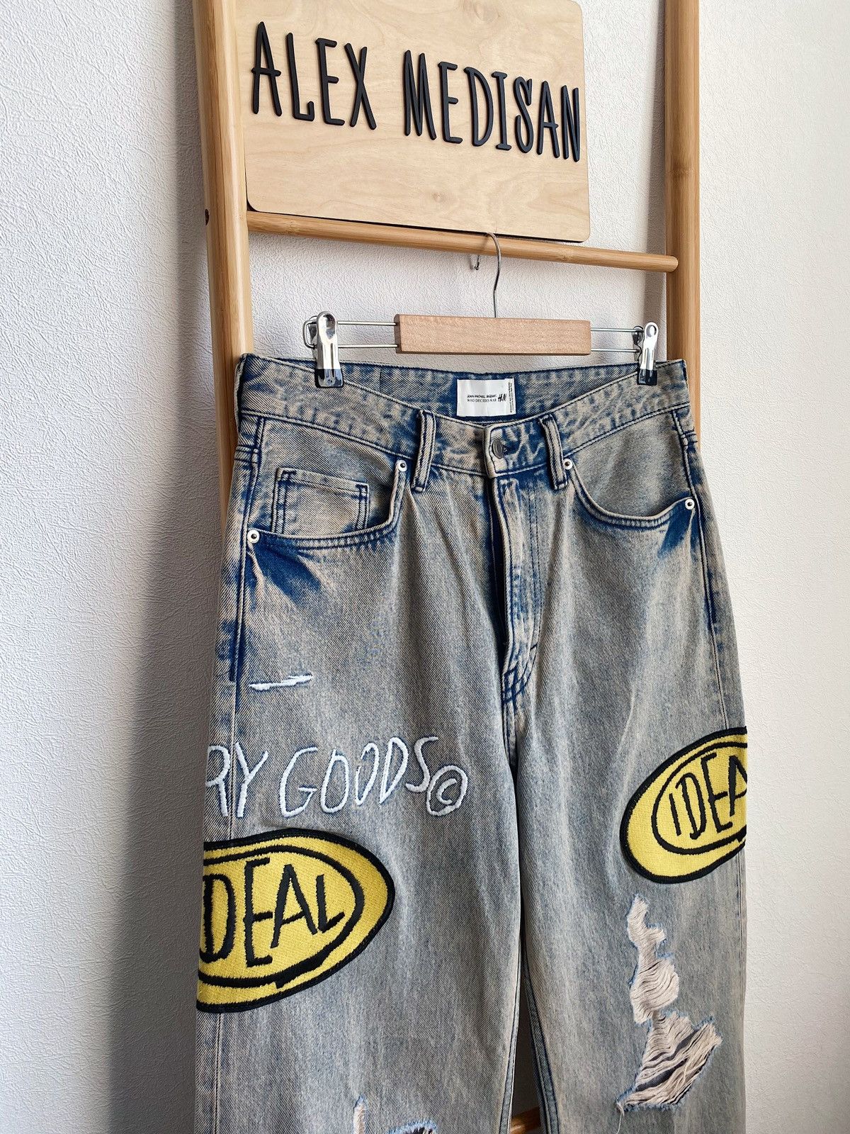 H&M × Jean-Michel Basquiat × Who Decides War Who Decides War bootcut loose jeans H&M x Basquiat x Ev&Tela Size US 31 - 20 Thumbnail