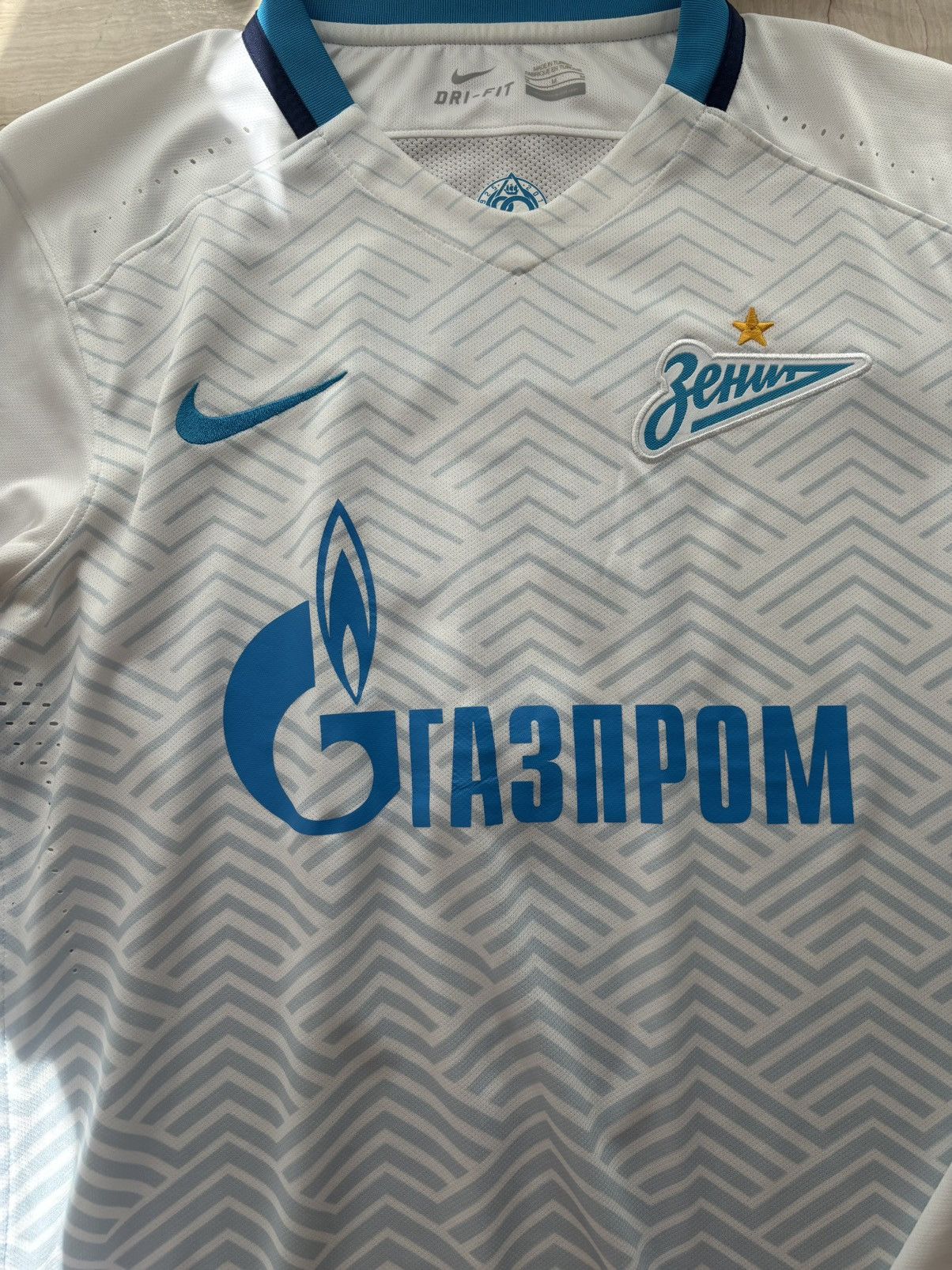 Nike ZENIT SAINT PETERSBURG 15-16 AUTHENTIC HULK LONG-SLEEVE AWAY Size US S / EU 44-46 / 1 - 5 Thumbnail
