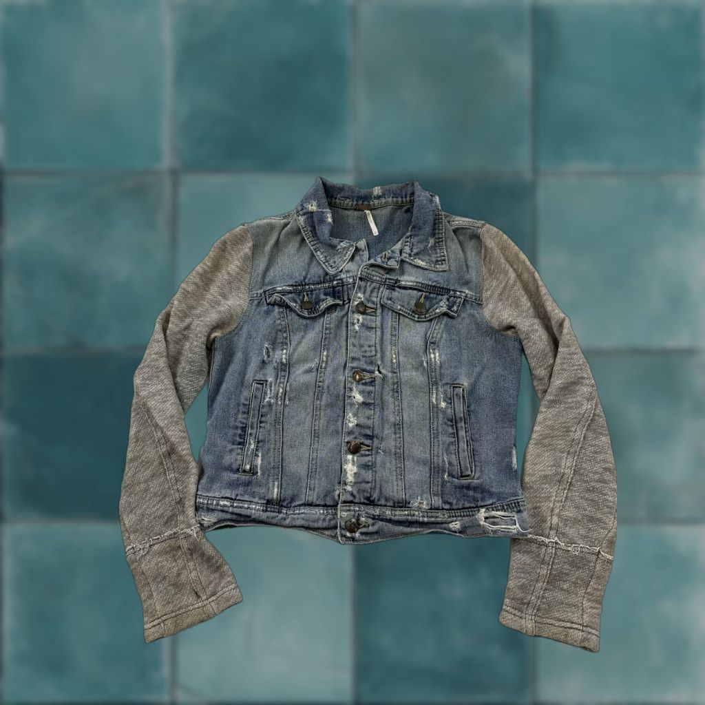 Free People VINTAGE Free People Jacket Womens S Blue Denim Gray Knit Sleeve Distressed Casual Size S / US 4 / IT 40 - 1 Thumbnail