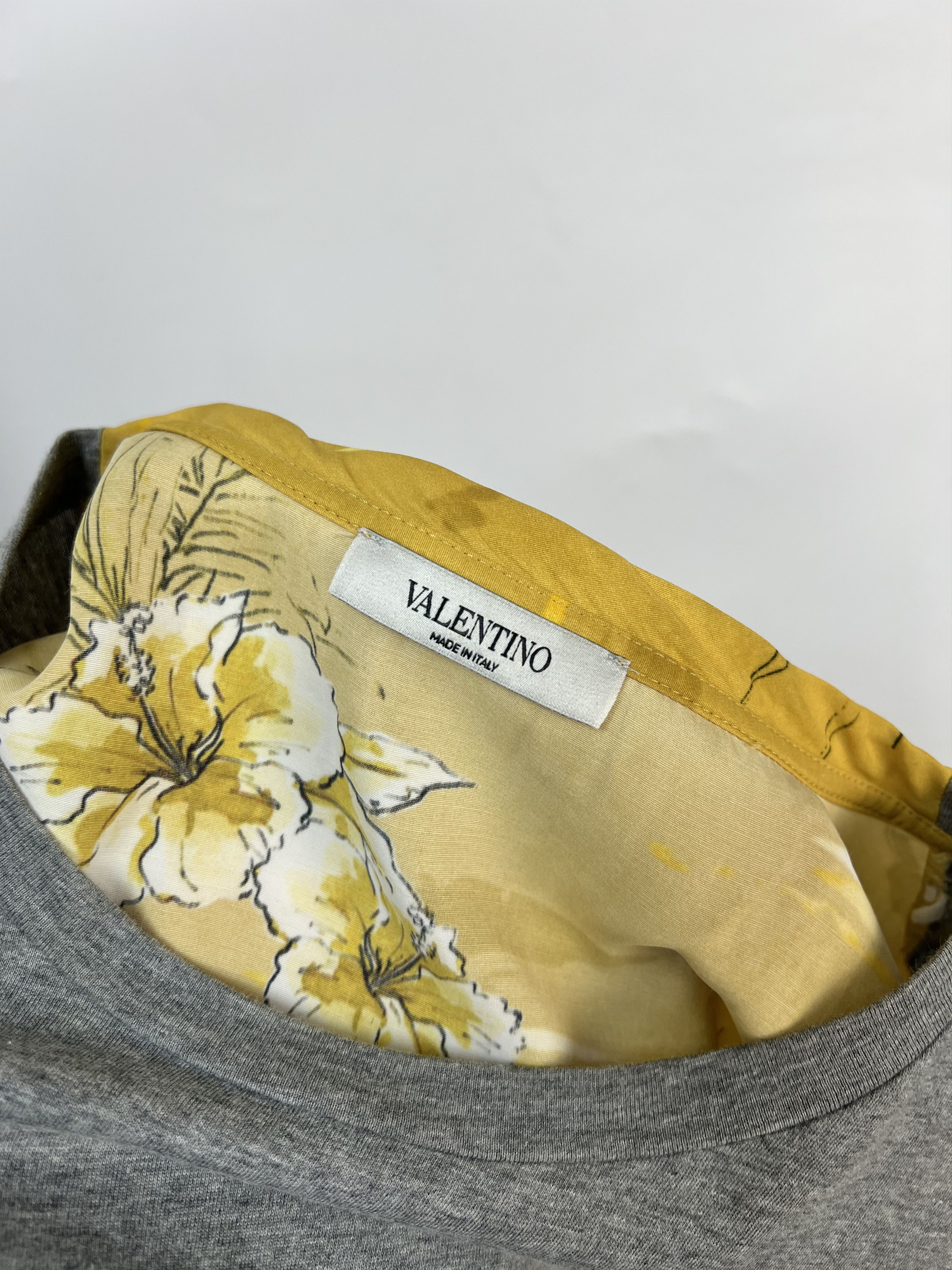 Valentino Valentino Women's T-Shirt Size L Size L / US 10 / IT 46 - 13 Thumbnail