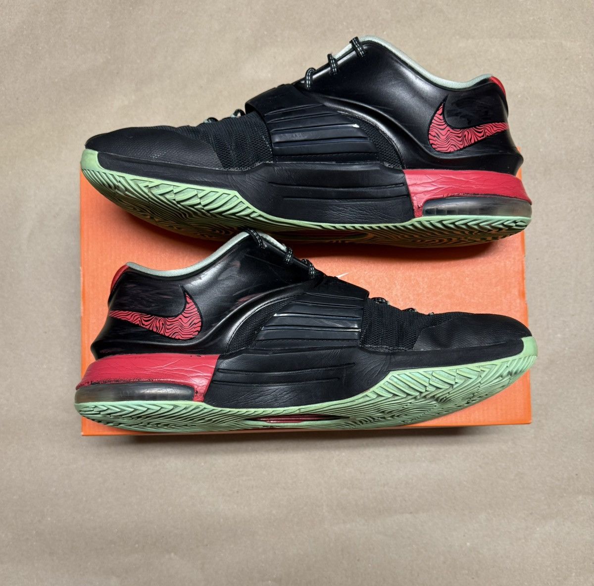 Nike Nike KD 7 VII Good Apples Kevin Durant men’s size 14 Rare! Size US 14 / EU 47 - 2 Thumbnail