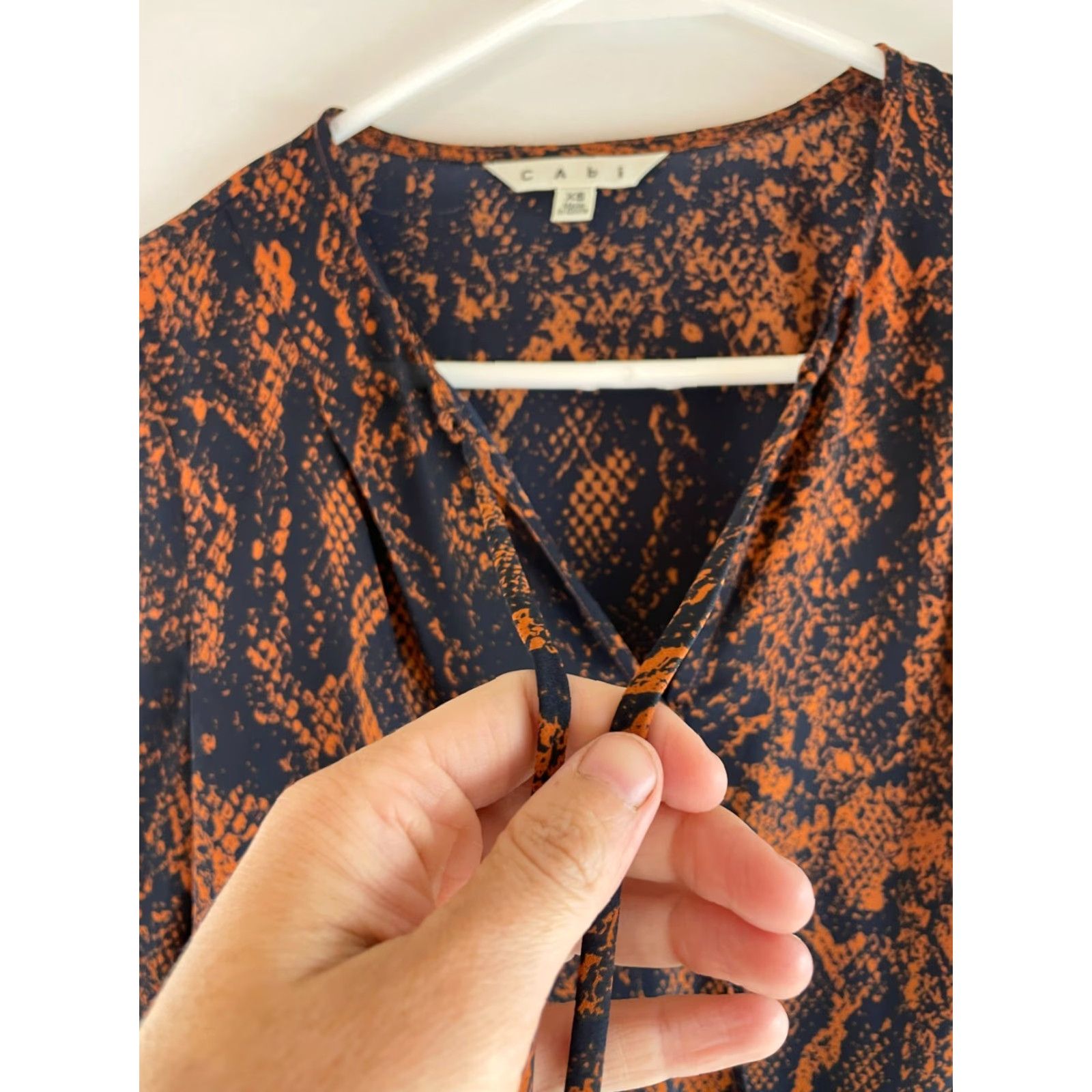 Vintage CAbi Blouse Shirt Tunic Women's XS Orange Snake Skin Pattern Green Hem Tie V-Neck Long Sleeve Casual Modern Mens? Wait. No. End. Size XS / US 0-2 / IT 36-38 - 4 Thumbnail