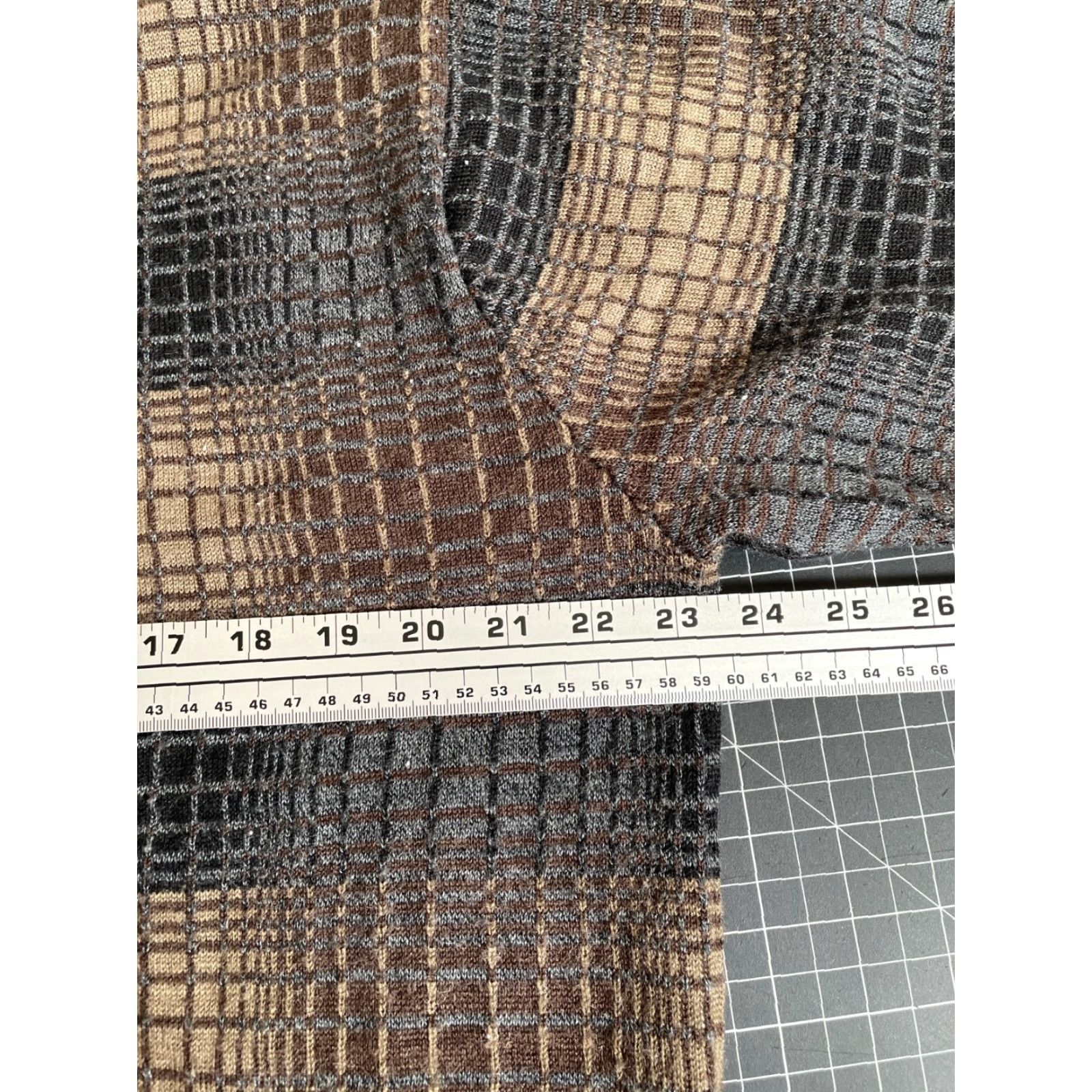 Vintage VINTAGE Tagio Wool Blend Check Sweater Adult Large Brown Lightweight Knit 90s Dad Preppy Mens Size US L / EU 52-54 / 3 - 5 Thumbnail