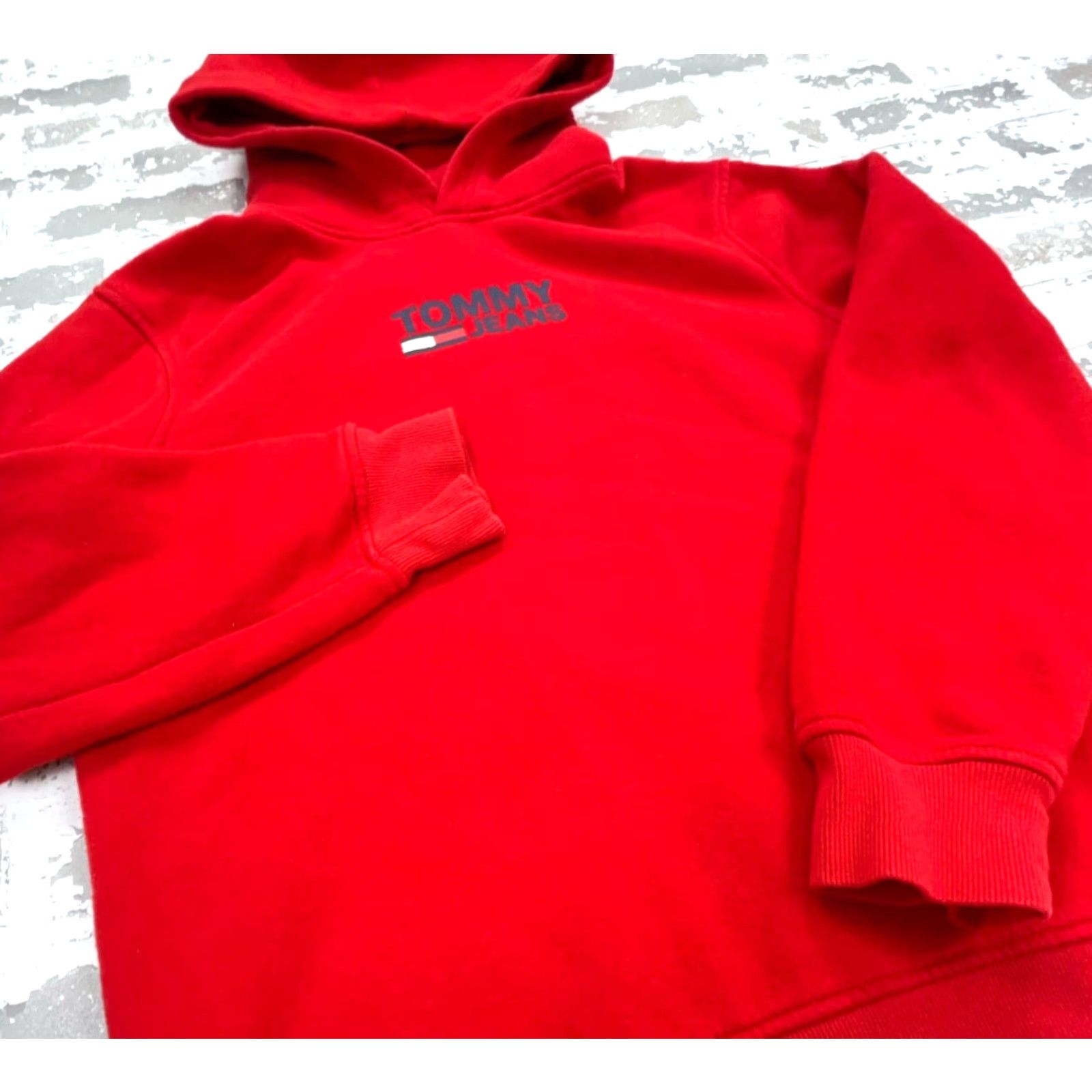Tommy Hilfiger VINTAGE Tommy Hilfiger Hoodie Men Medium Red Sweatshirt Sweater Spell Out VTG Y2K Size US M / EU 48-50 / 2 - 3 Thumbnail