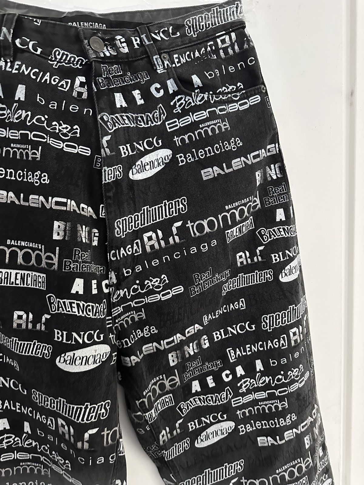 Balenciaga BALENCIAGA – TV Show Logo Print Wide Leg Denim Jeans Size US 43 - 4 Thumbnail