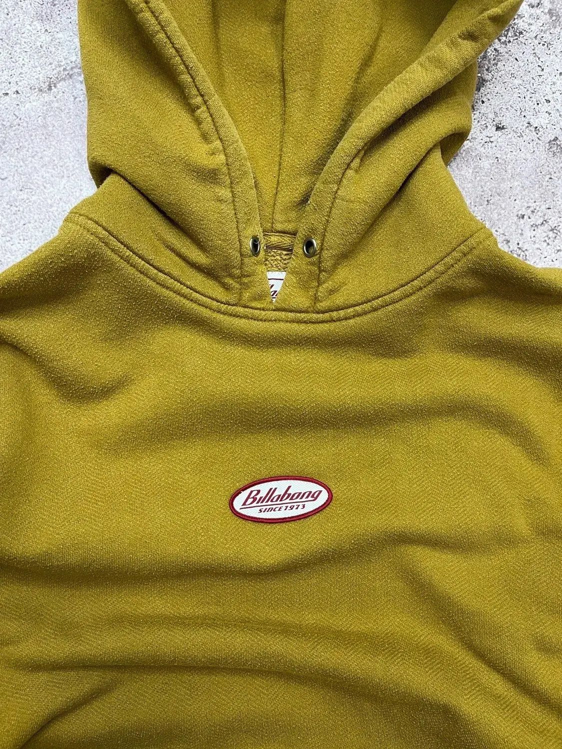 Billabong Vintage Billabong Hoodie Yellow Logo Patch Pullover Medium Size US M / EU 48-50 / 2 - 2 Thumbnail