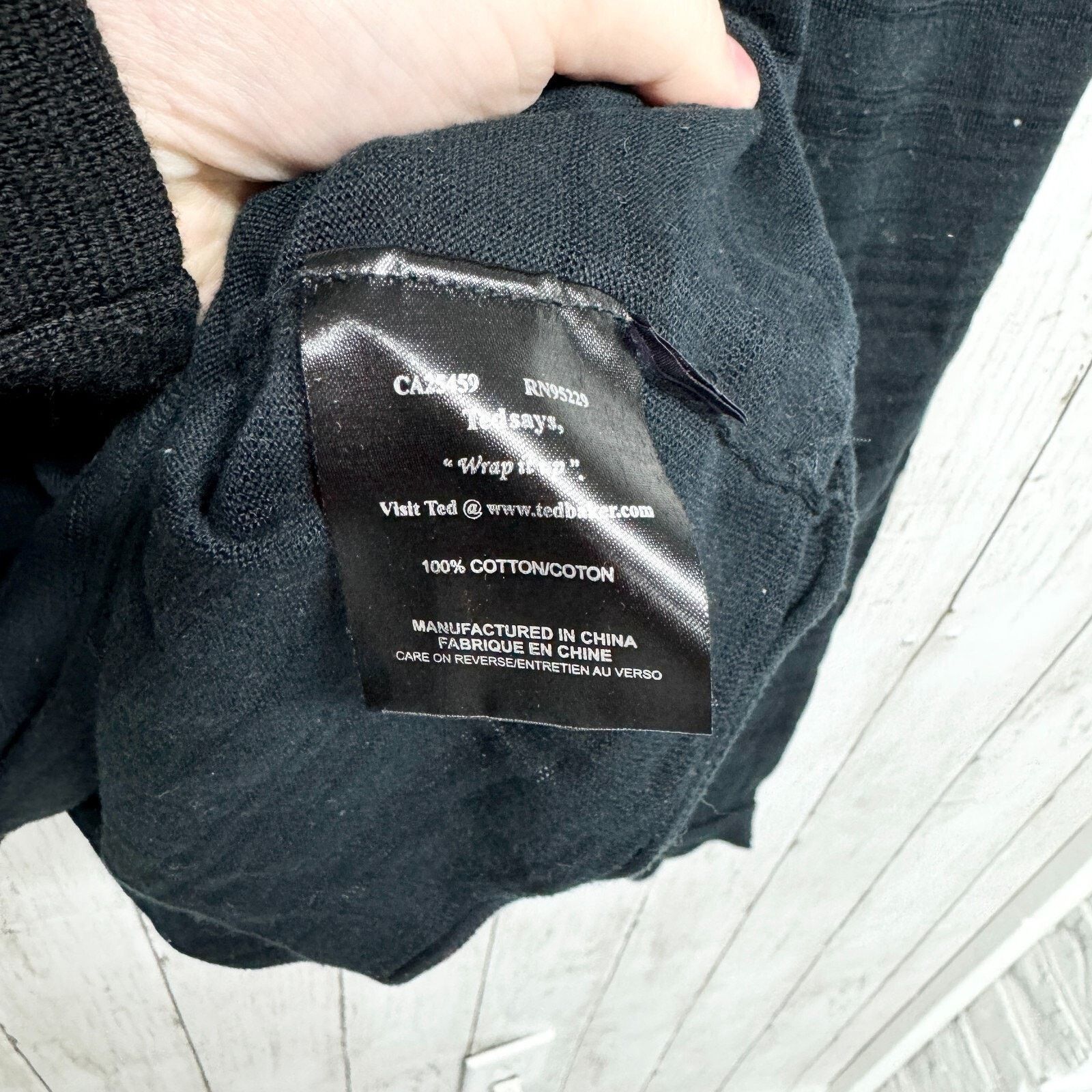 Ted Baker Ted Baker Sweater Size 4(10) Black Deep V Long Sleeve Cotton Size S / US 4 / IT 40 - 4 Thumbnail