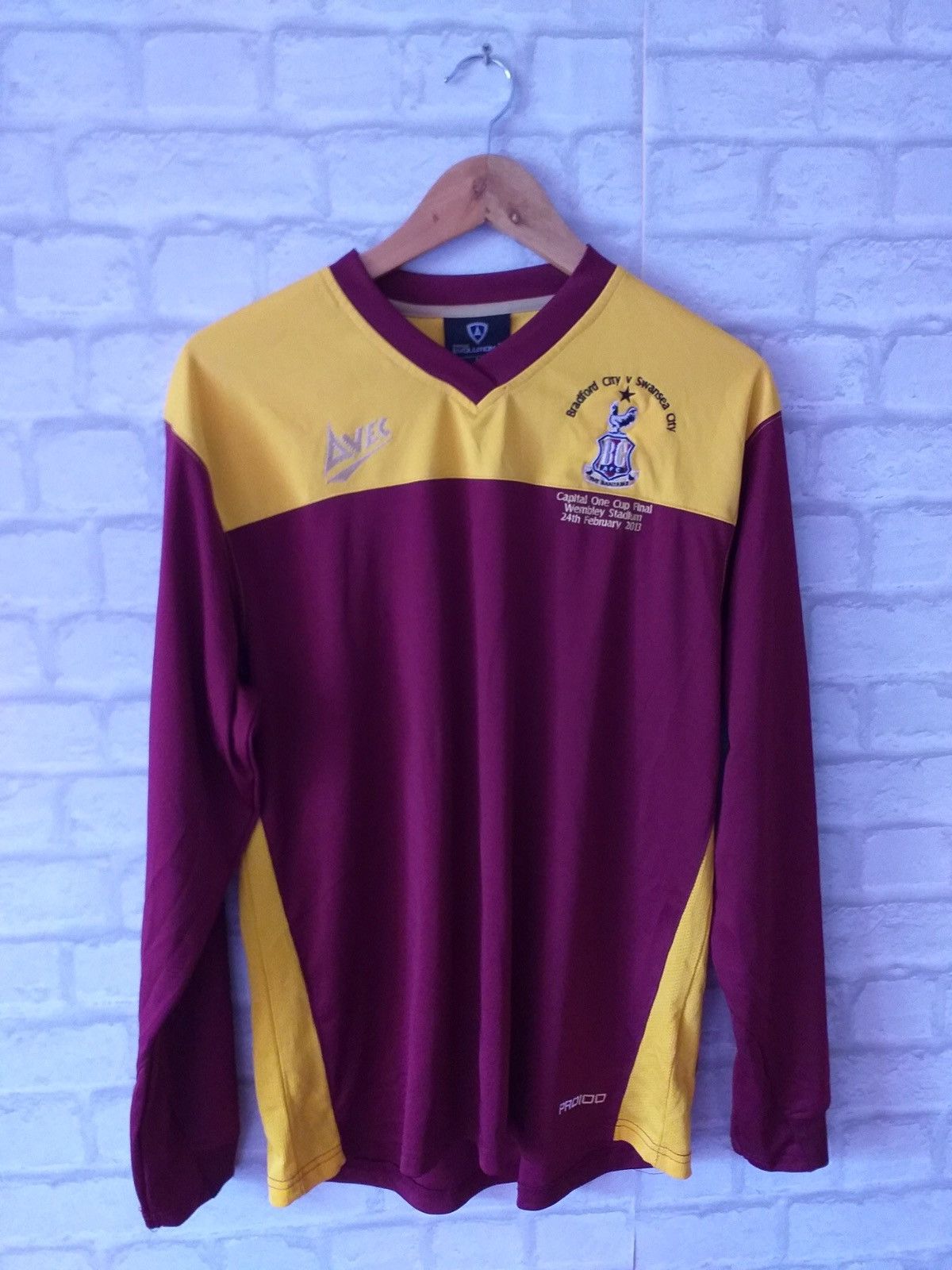 Vintage Jersey Bradford City vs Swansea City Cup Final Wembley 2013 Size US M / EU 48-50 / 2 - 6 Thumbnail