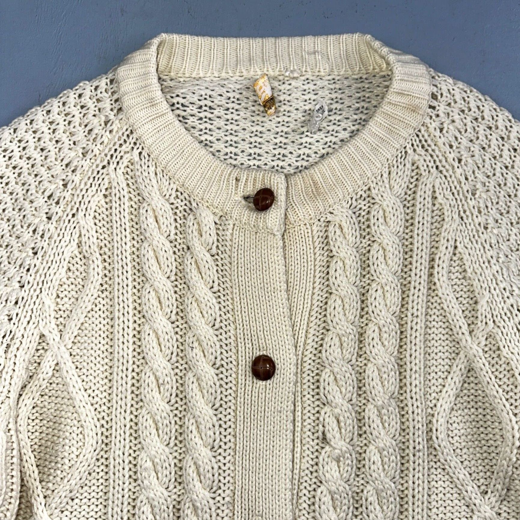 Hudson VINTAGE Hudson's Bay Cardigan Sweater Mens L Ivory Acrylic Cable-Knit Fisherman 80s Korea Size US L / EU 52-54 / 3 - 3 Thumbnail