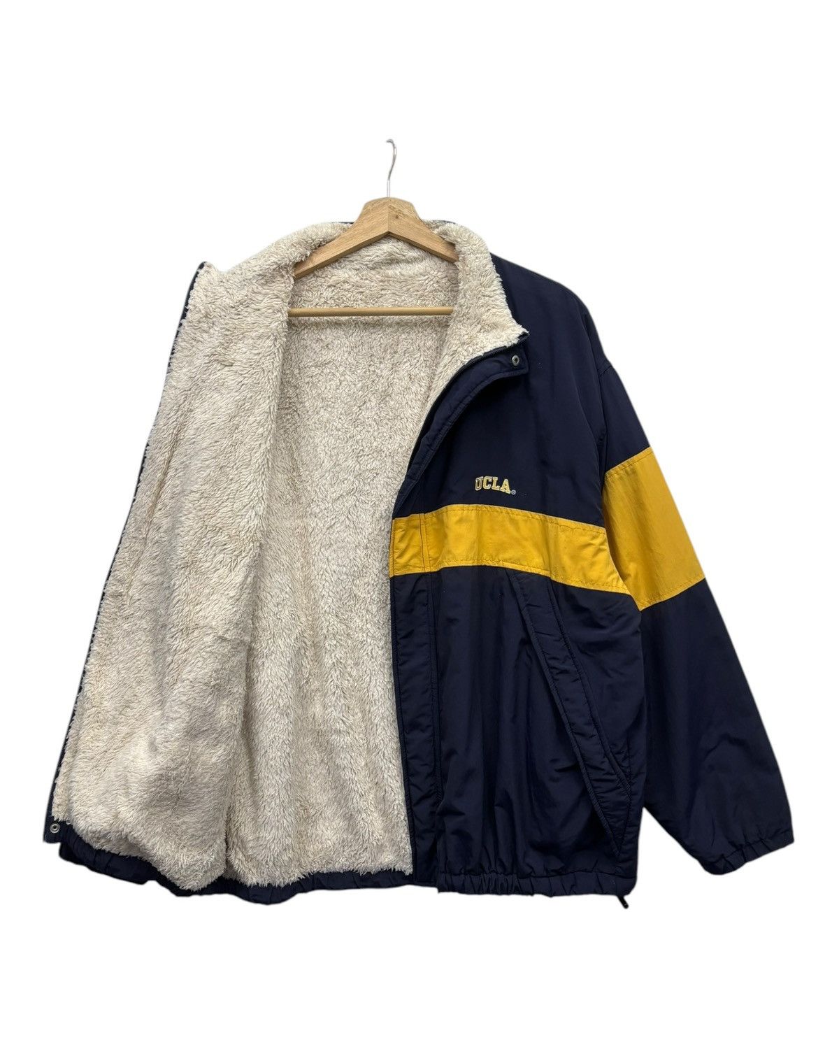 Japanese Brand 🔥VINTAGE UCLA REVERSIBLE NYLON FLEECE JACKET Size US L / EU 52-54 / 3 - 3 Thumbnail