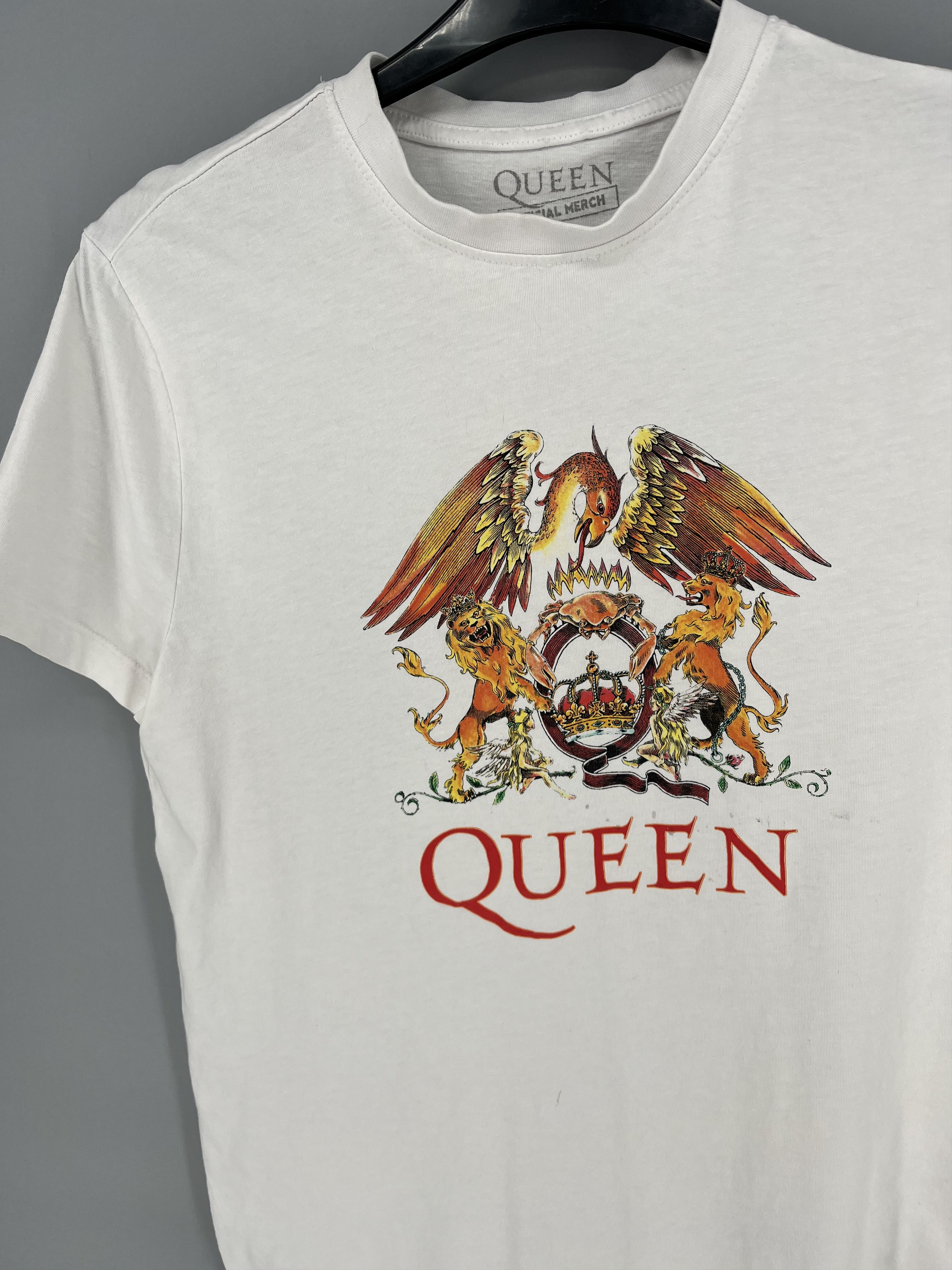 Band Tees Vintage Y2k Hanes Queens Band Tee Streetwear Style Size US S / EU 44-46 / 1 - 8 Thumbnail