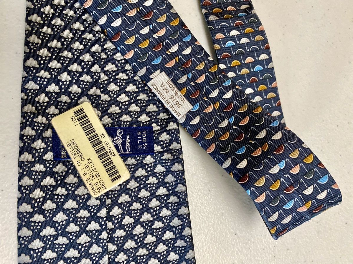 Hermes Hermès 🇫🇷 Blue Rainy Day Cover 5616 MA Vintage Print Tie NWT Size ONE SIZE - 7 Thumbnail