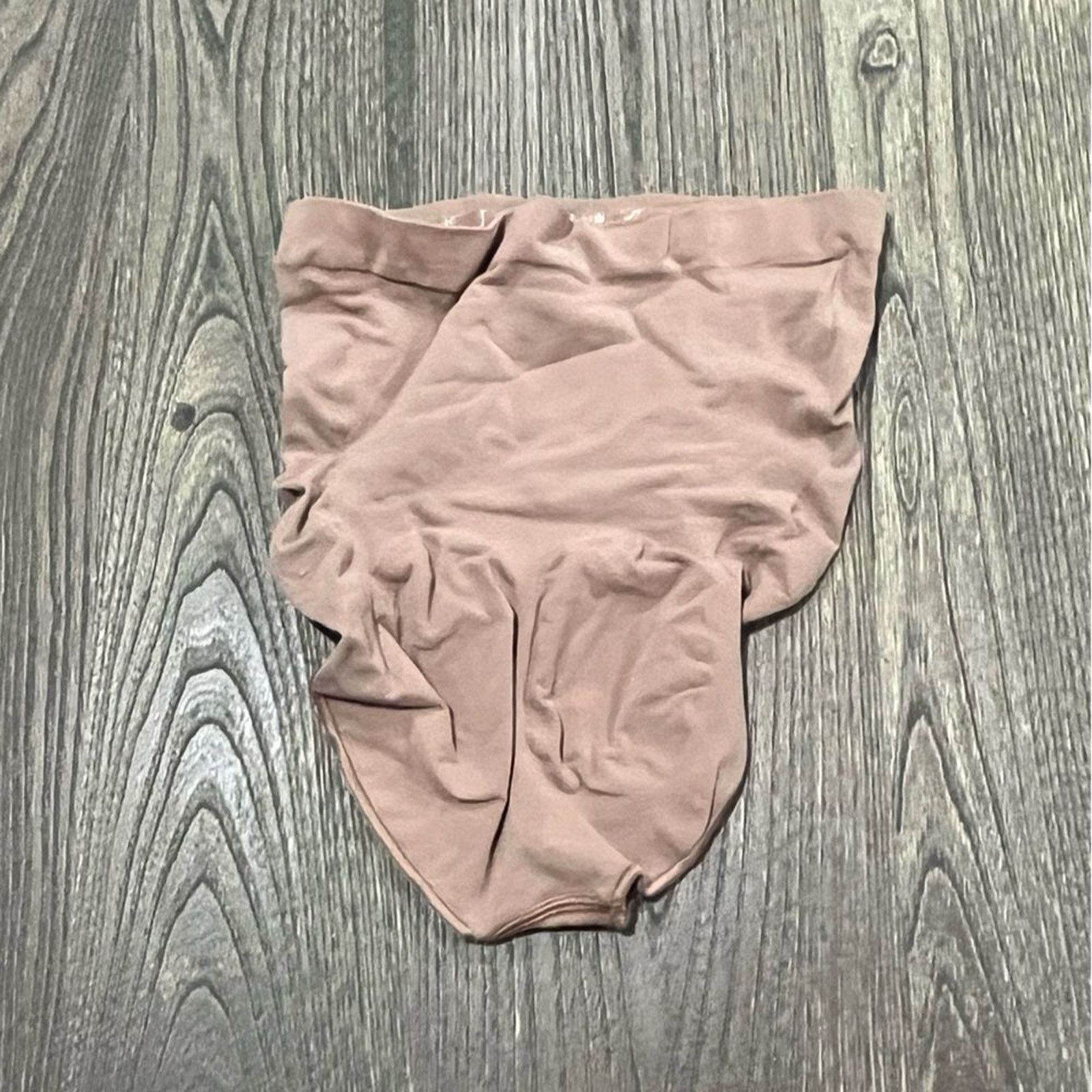 SKIMS NWOT Skims Seamless Sculpt Mid Waist Brief Shapewear Size L Size ONE SIZE - 1 Thumbnail
