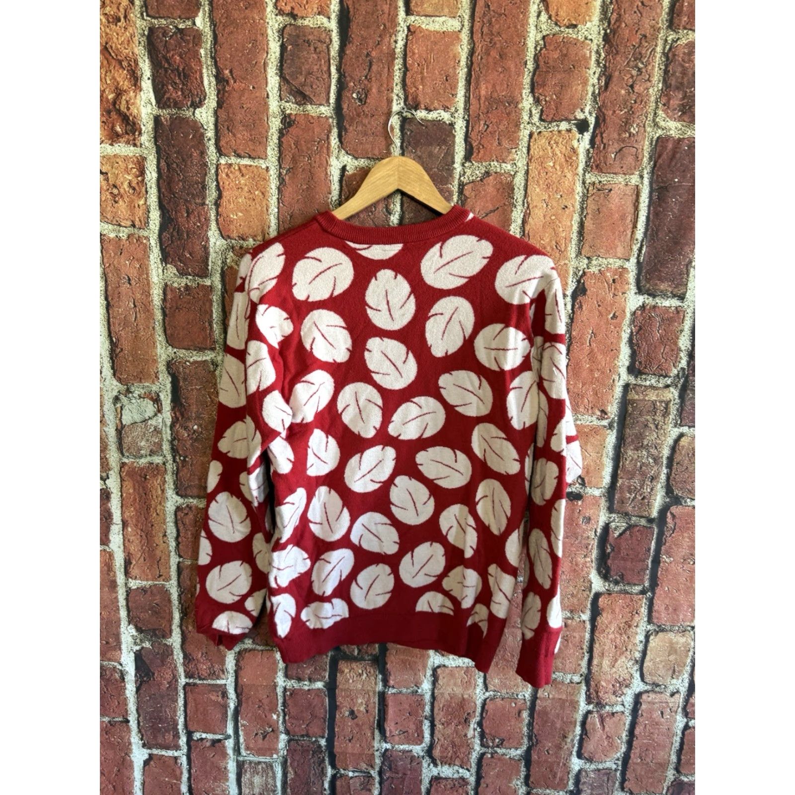 Disney Disney Womens Red Floral Print Long Sleeve Sweater Mele Kalikimaka Size Small Size S / US 4 / IT 40 - 2 Thumbnail