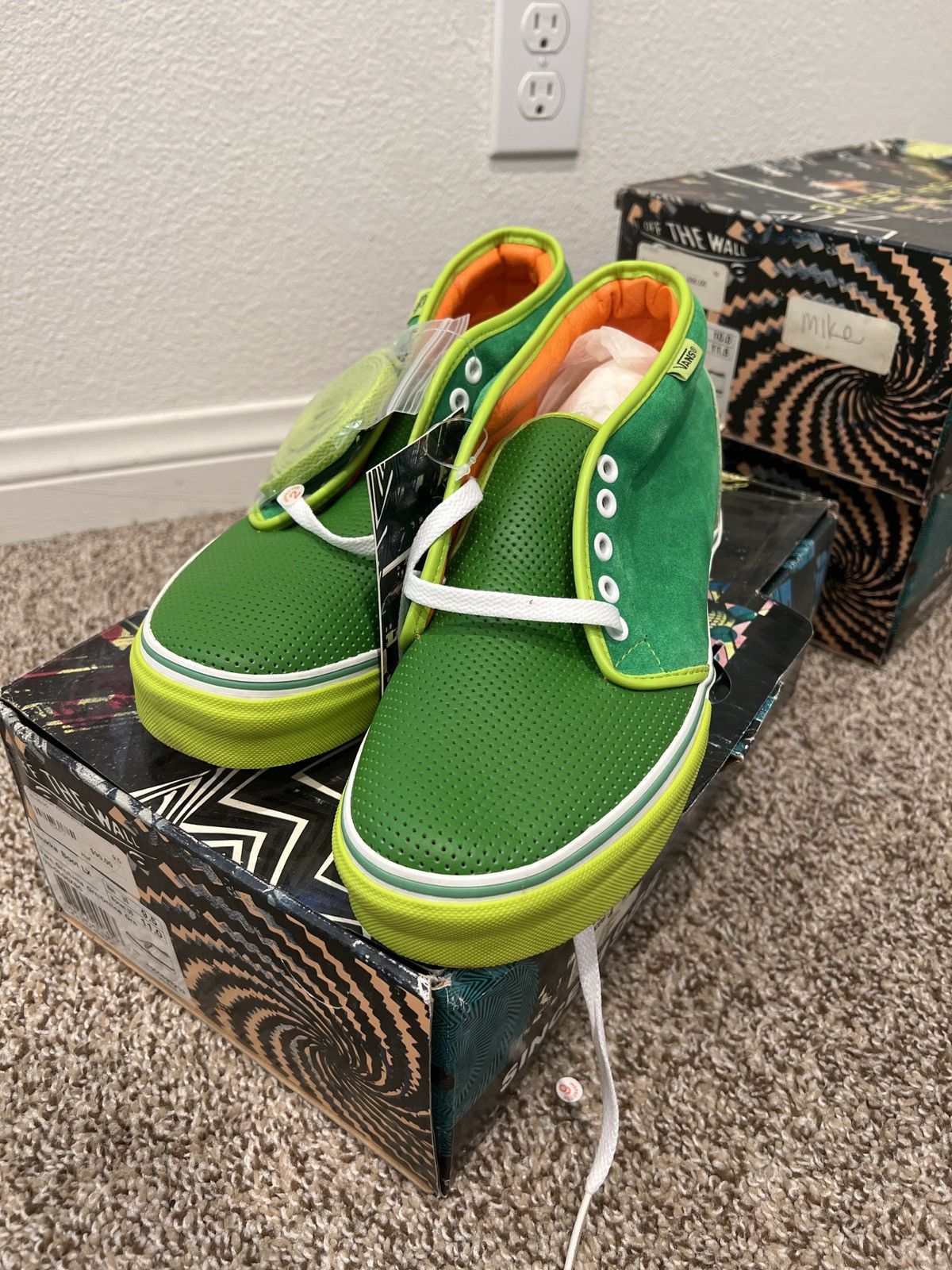 image of Vans Off The Wall Chukka Boot Lx Kicks/hi in Green, Men's (Size 9.5)