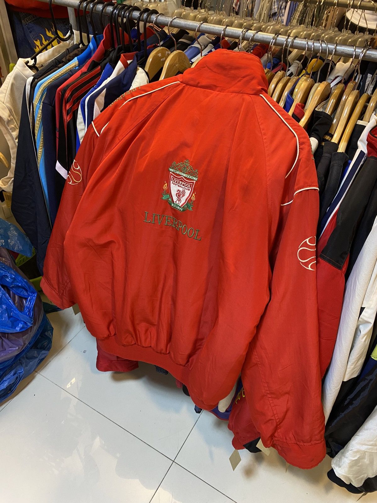 Vintage Vintage Liverpool FC bomber jacket Size US XL / EU 56 / 4 - 4 Thumbnail