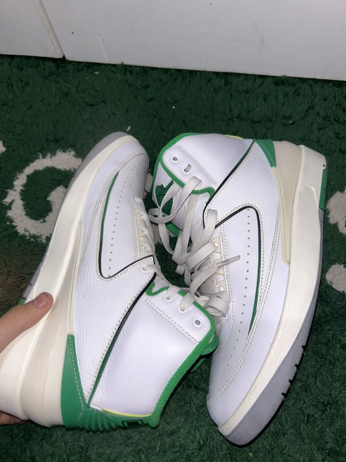 Jordan Brand Jordan 2 Lucky Green size 8 Preowned with box Size US 8 / EU 41 - 3 Thumbnail