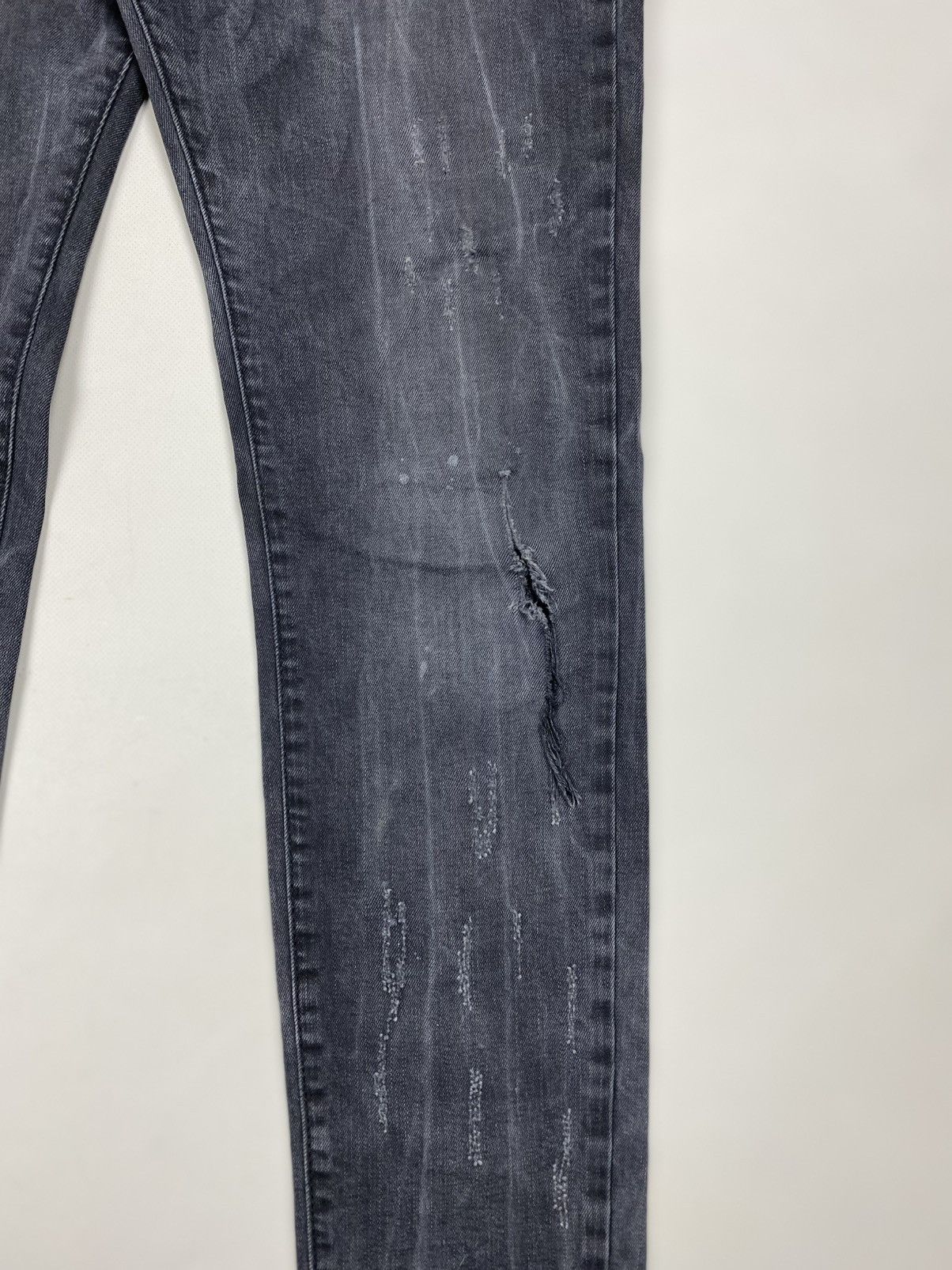 Represent Clo. Represent men’s Repaired Distressed Skinny Denim Jeans Size US 32 / EU 48 - 8 Thumbnail