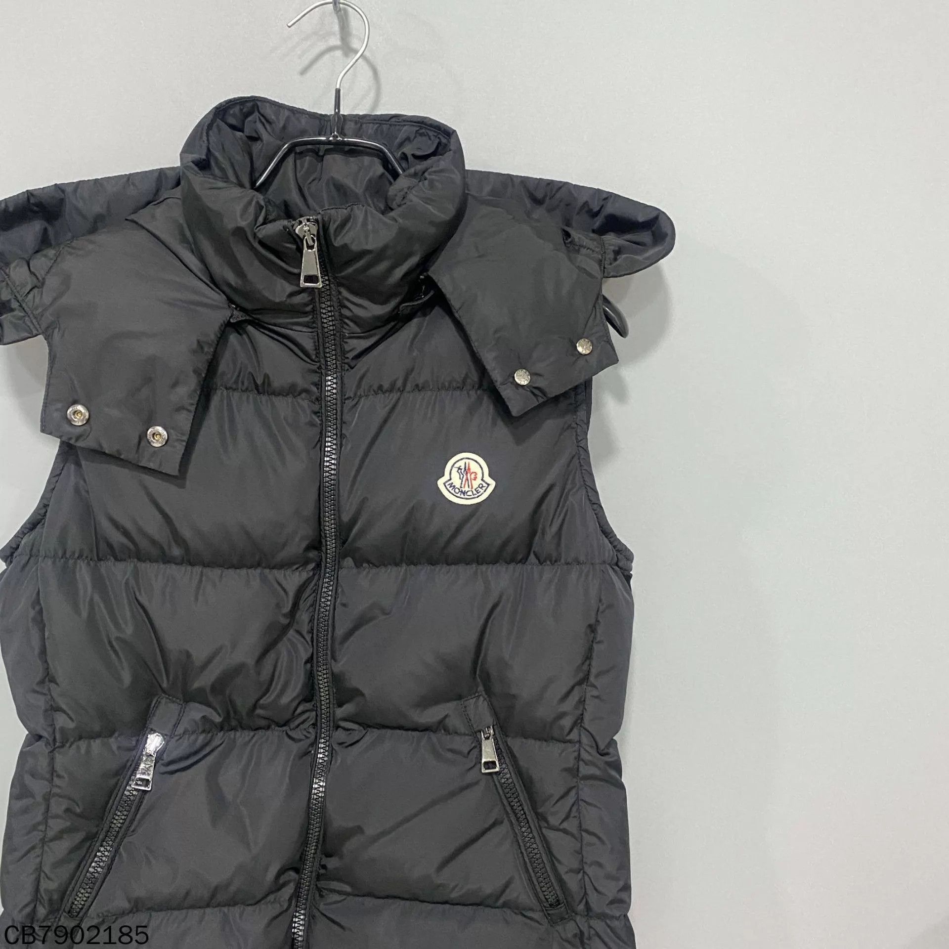 Moncler Moncler down vest 95 New size 1 Size S / US 4 / IT 40 - 2 Thumbnail