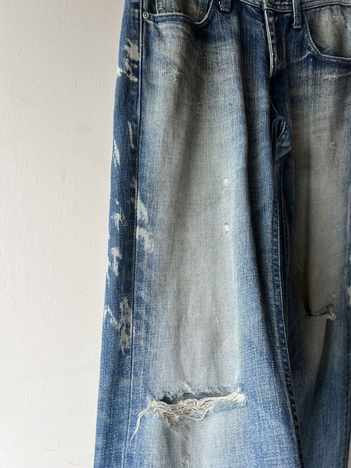 Neil Barrett Vintage Neil Barret Distressed Faded Denim Jeans Size US 29 - 16 Thumbnail
