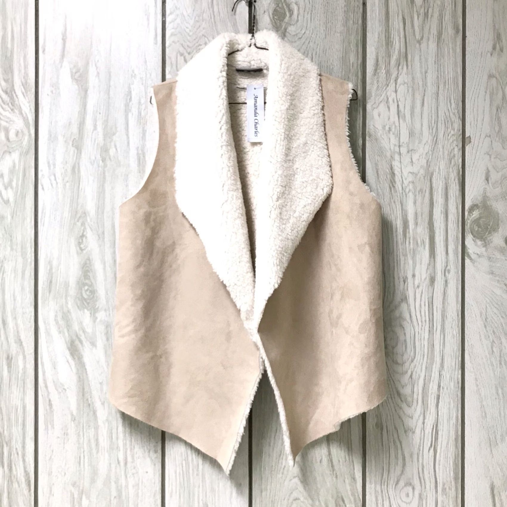 Vintage Amanda Charles Women Vest Open Camel/Ivory Faux Suede Shearling Lined Sleeveless Shawl Collar M Size M / US 6-8 / IT 42-44 - 2 Thumbnail