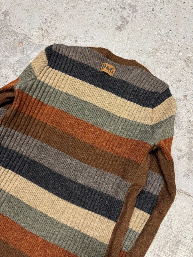 Designer × Dolce & Gabbana × Vintage 2000s Dolce & Gabbana Pastel Lines V-Neck Sweater Size XS / US 0-2 / IT 36-38 - 3 Thumbnail