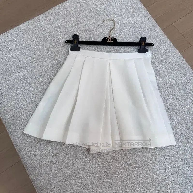 Louis Vuitton White Women's Shorts Size S .