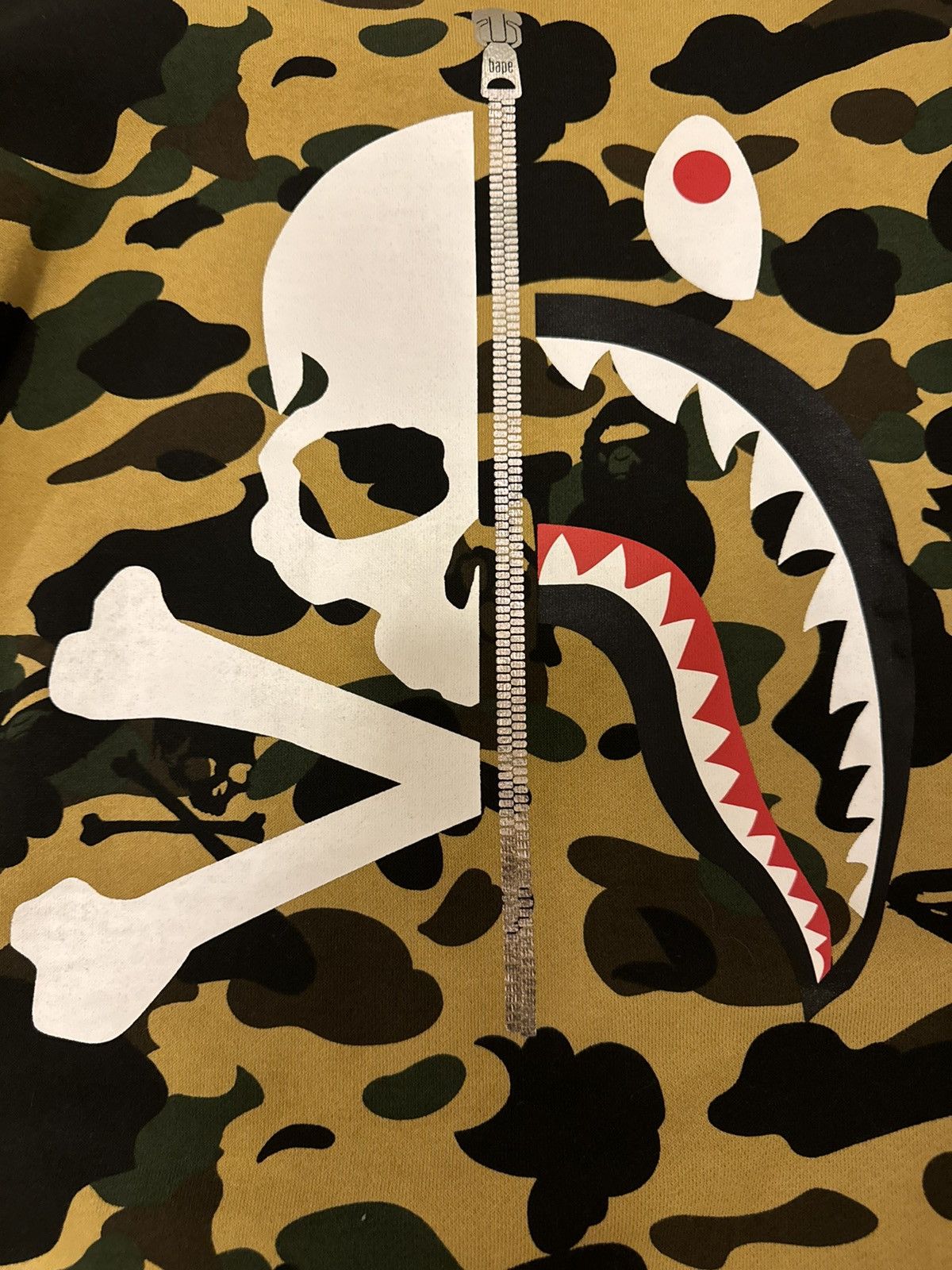Bape × Mastermind Japan BAPE x MASTERMIND SHARK CREWNECK Size US M / EU 48-50 / 2 - 3 Thumbnail