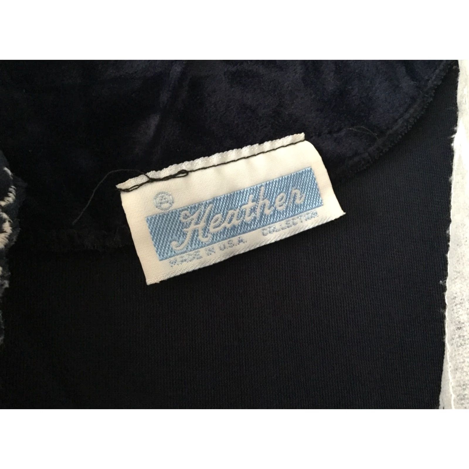 Vintage Vintage Heather's Collection Velour Blue Small Robe Housecoat MADE IN USA Size ONE SIZE - 3 Thumbnail