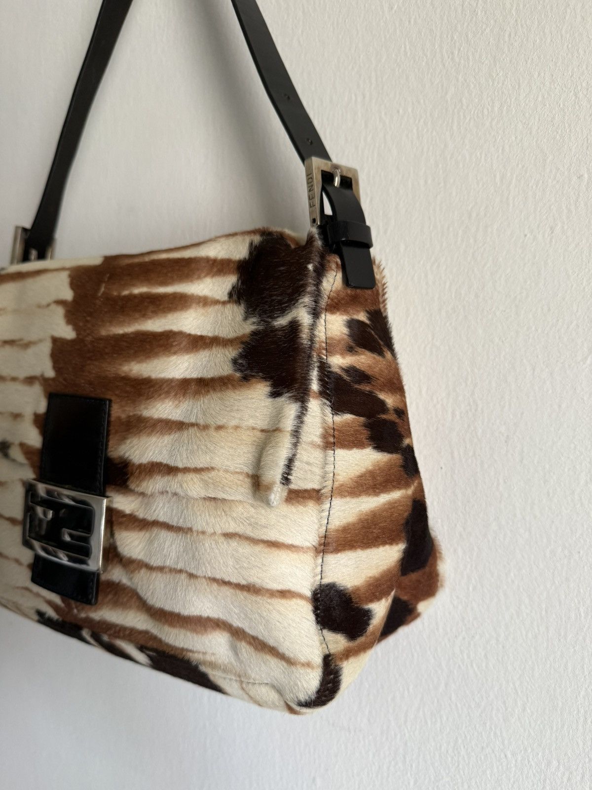 Fendi 2000s Sick Limited Edition Fendi Pony Hair Mama Baguette bag Size ONE SIZE - 4 Thumbnail