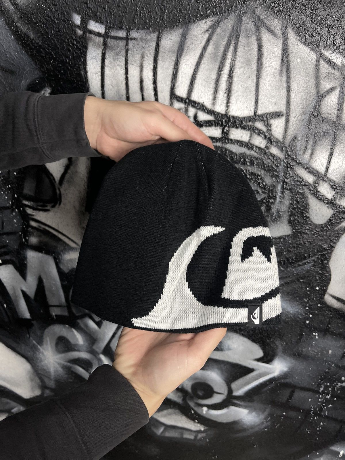 Quiksilver Quiksilver Y2K Reversible Black/White Hat Size ONE SIZE - 5 Thumbnail